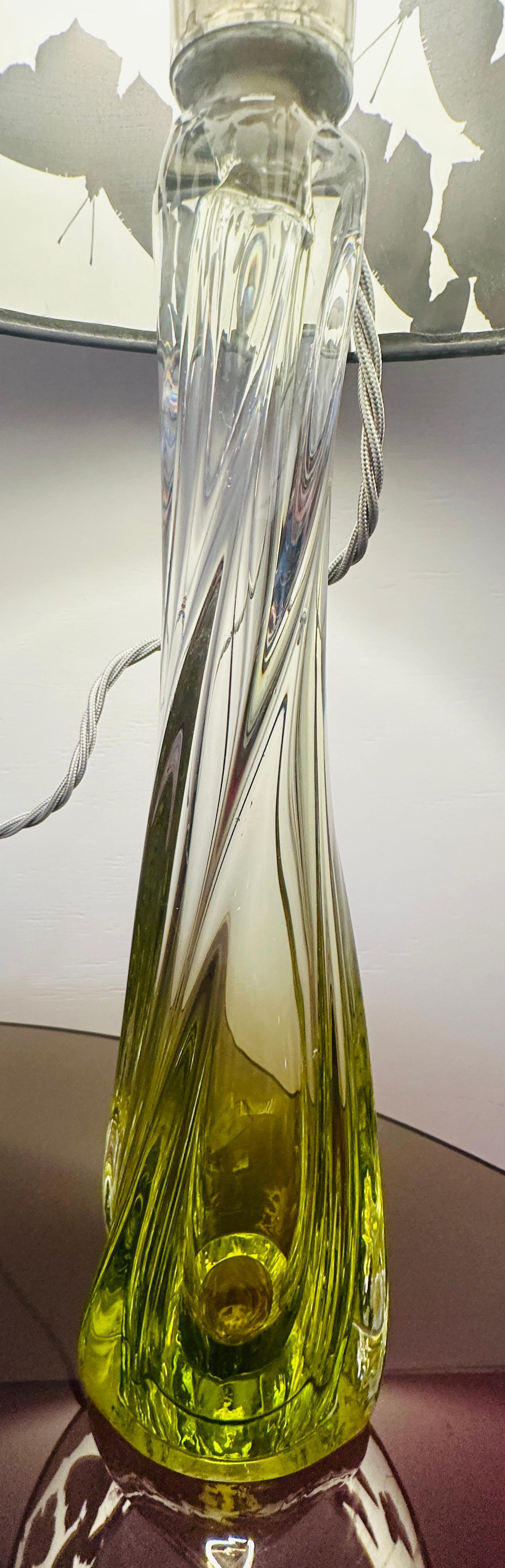 1950s Belgique Val St Lambert Lampe de table en verre cristal clair et vert tilleul en vente 1