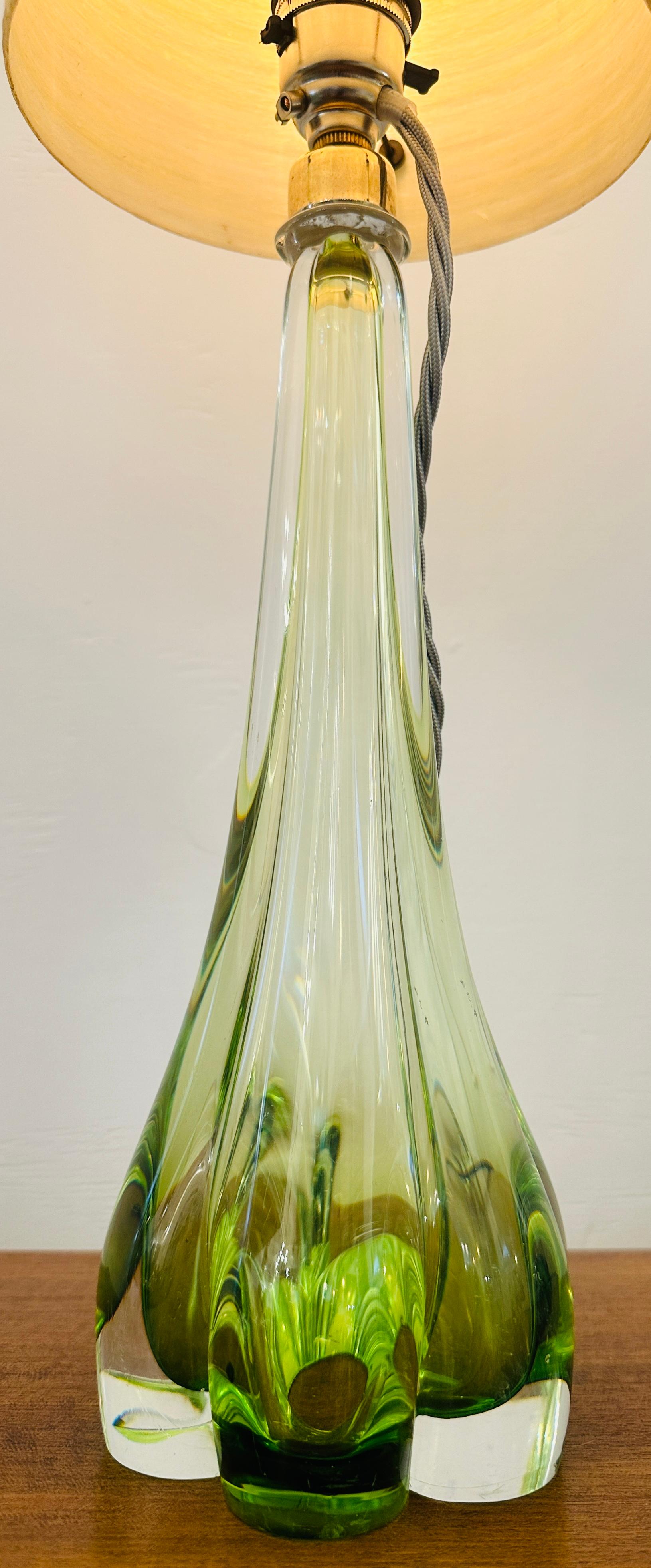 Cristal 1950s Belgium Val St Lambert Lime Green Indented Crystal Glass Table Lamp Base en vente