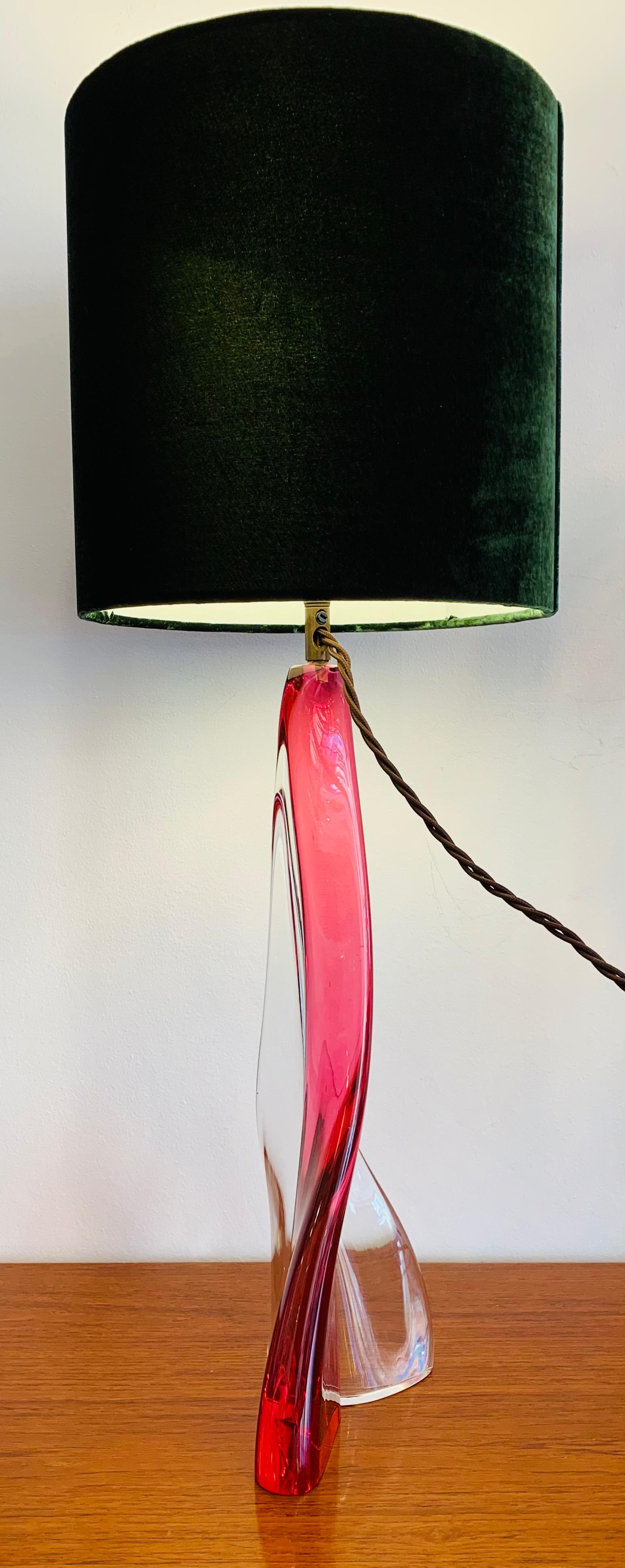 Belgian 1950s Belgium Val St Lambert Pink & Clear Glass Twisted Tripod Table Lamp
