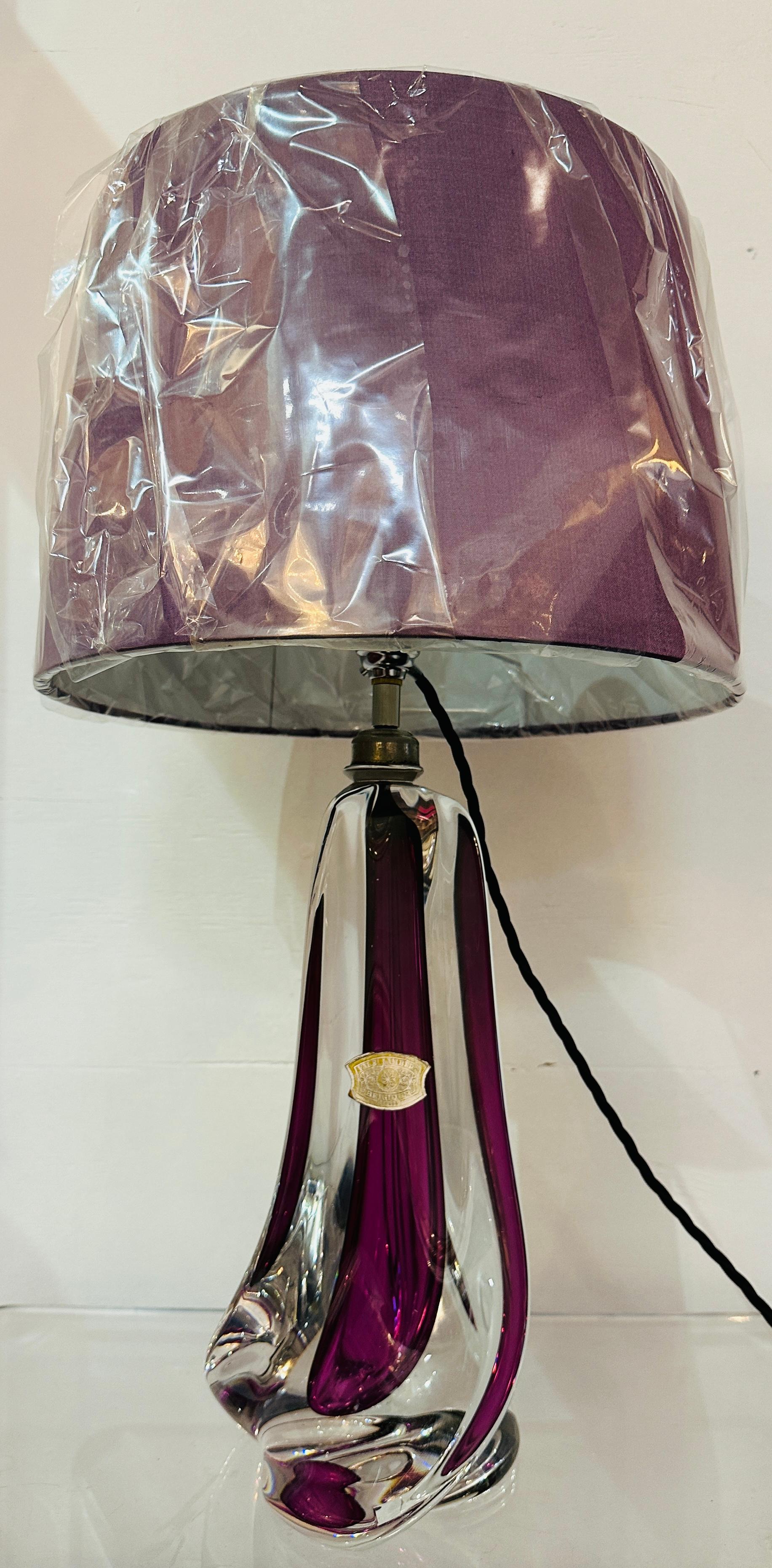 Lampada da tavolo geometrica in vetro trasparente e viola di Val St Lambert del 1950 in Belgio in vendita 6
