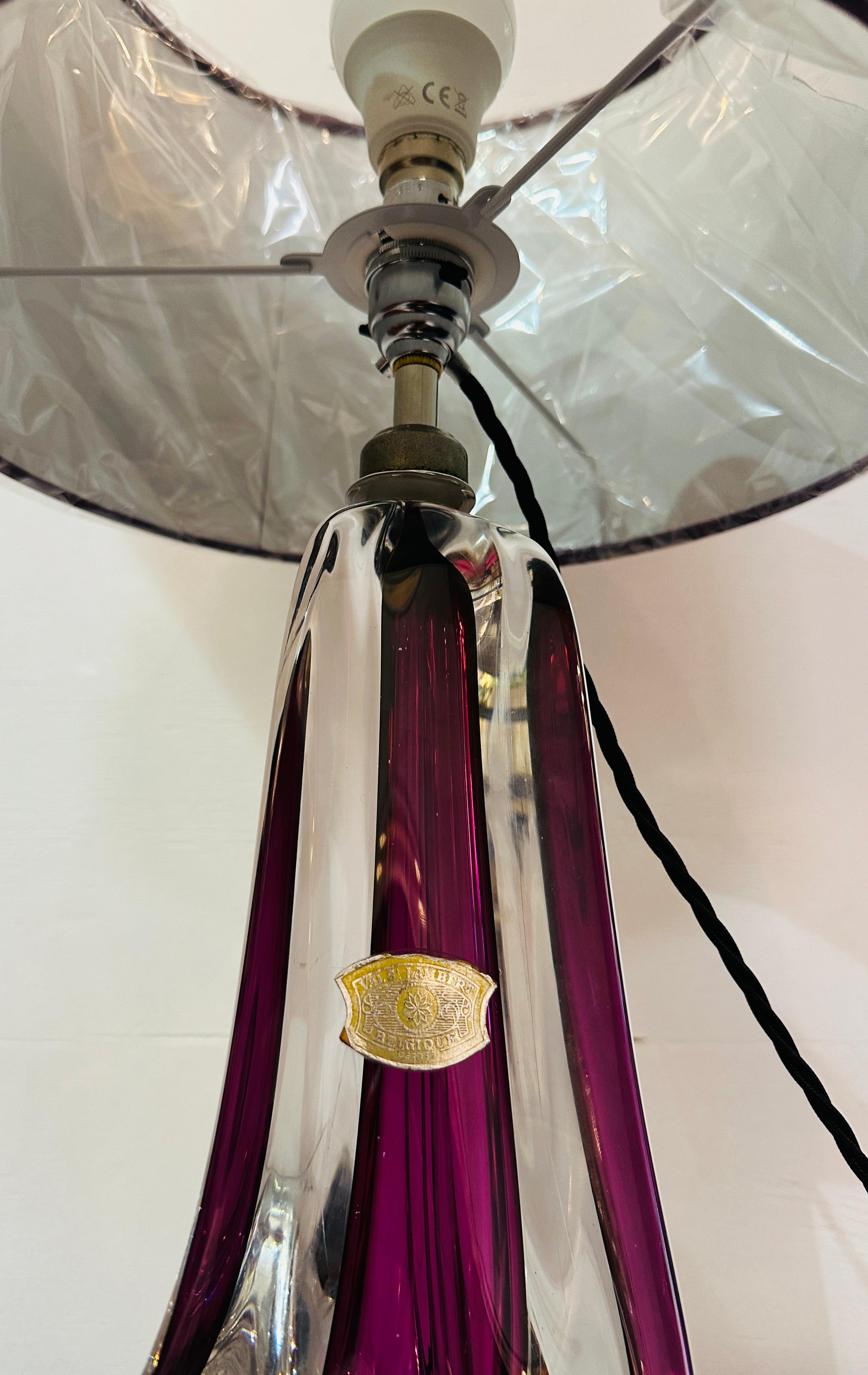 Lampada da tavolo geometrica in vetro trasparente e viola di Val St Lambert del 1950 in Belgio in vendita 8