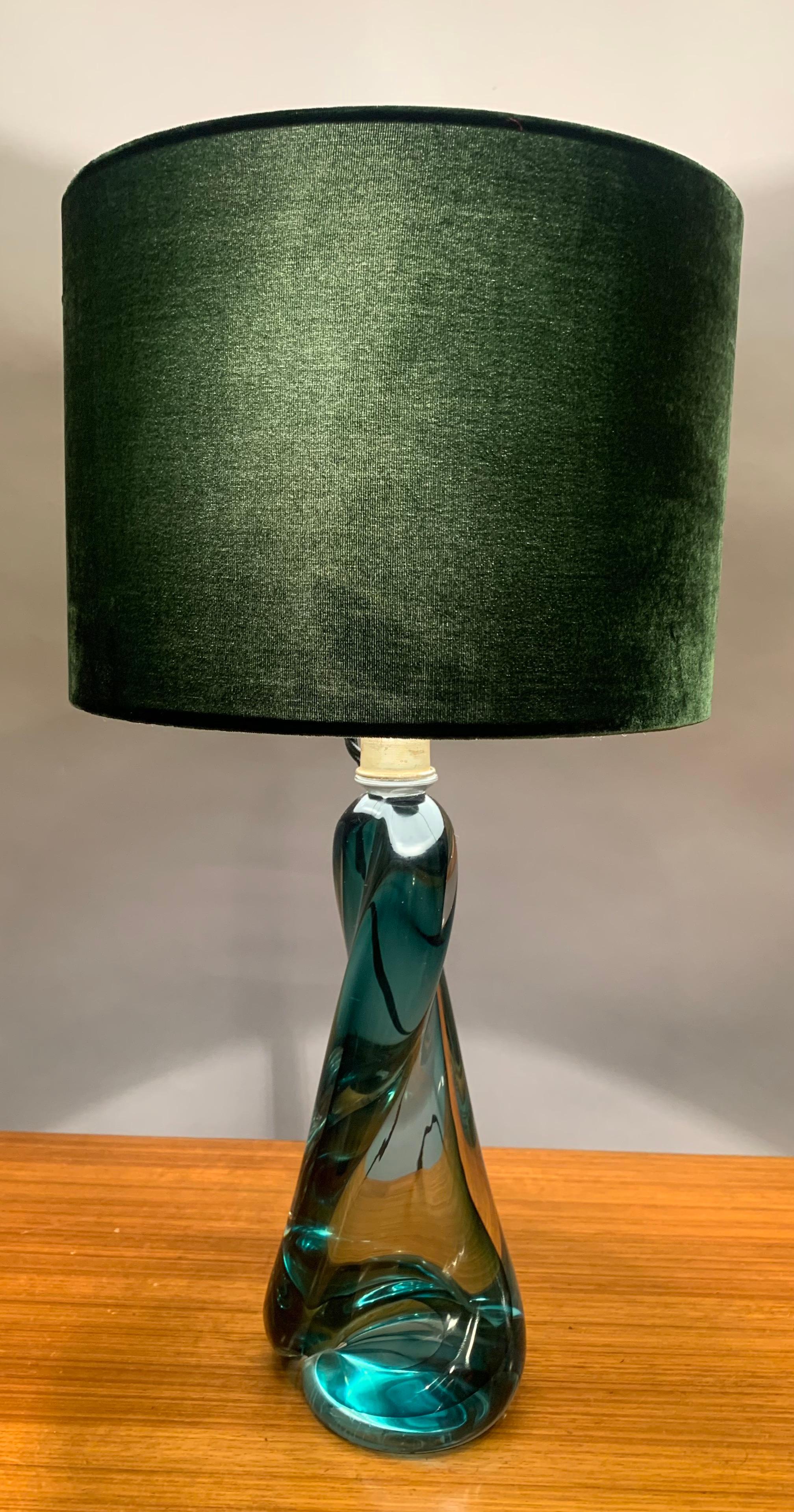 Mid-Century Modern 1950s Belgium Val St Lambert Signed Twisted Dark Green Table Lamp Shade