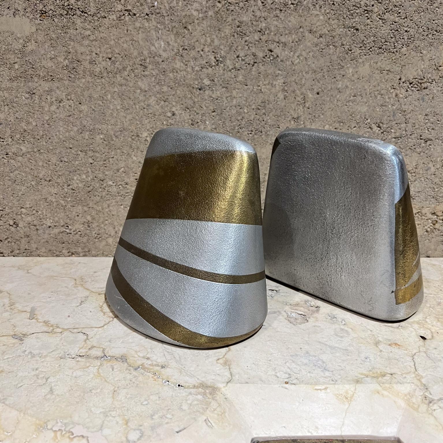 1950s Ben Seibel Modernist Abstract Gold Silver Bookend Pair
designed by Ben Seibel for Jenfredware
5.5 h x 3.25 d x 5.5 w
Preowned original vintage condition
Refer to listed images