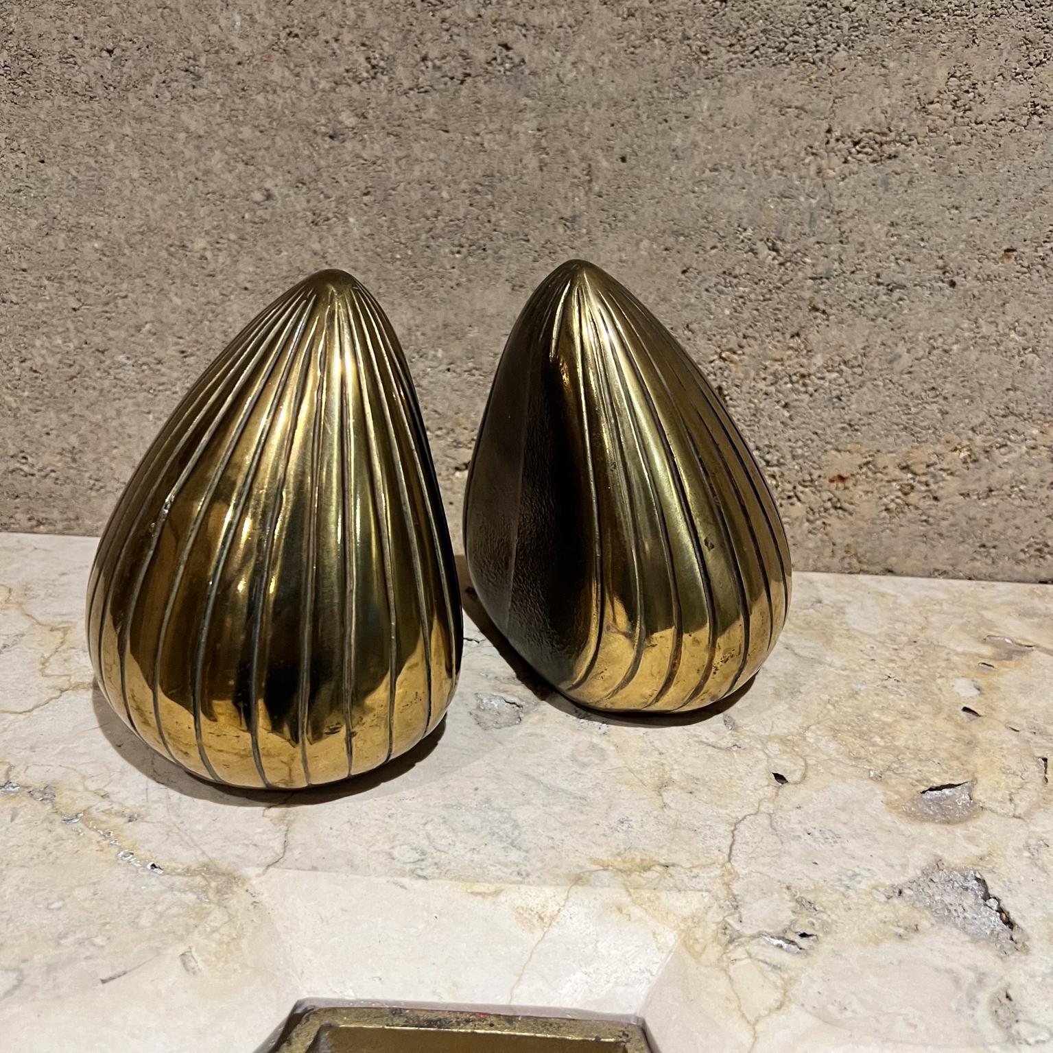 Mid-Century Modern 1950s Ben Seibel Brass Clam Shell Bookend Set For Sale