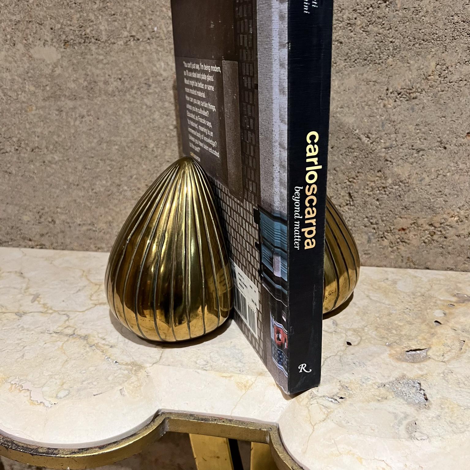 1950s Ben Seibel Brass Clam Shell Bookend Set In Good Condition For Sale In Chula Vista, CA
