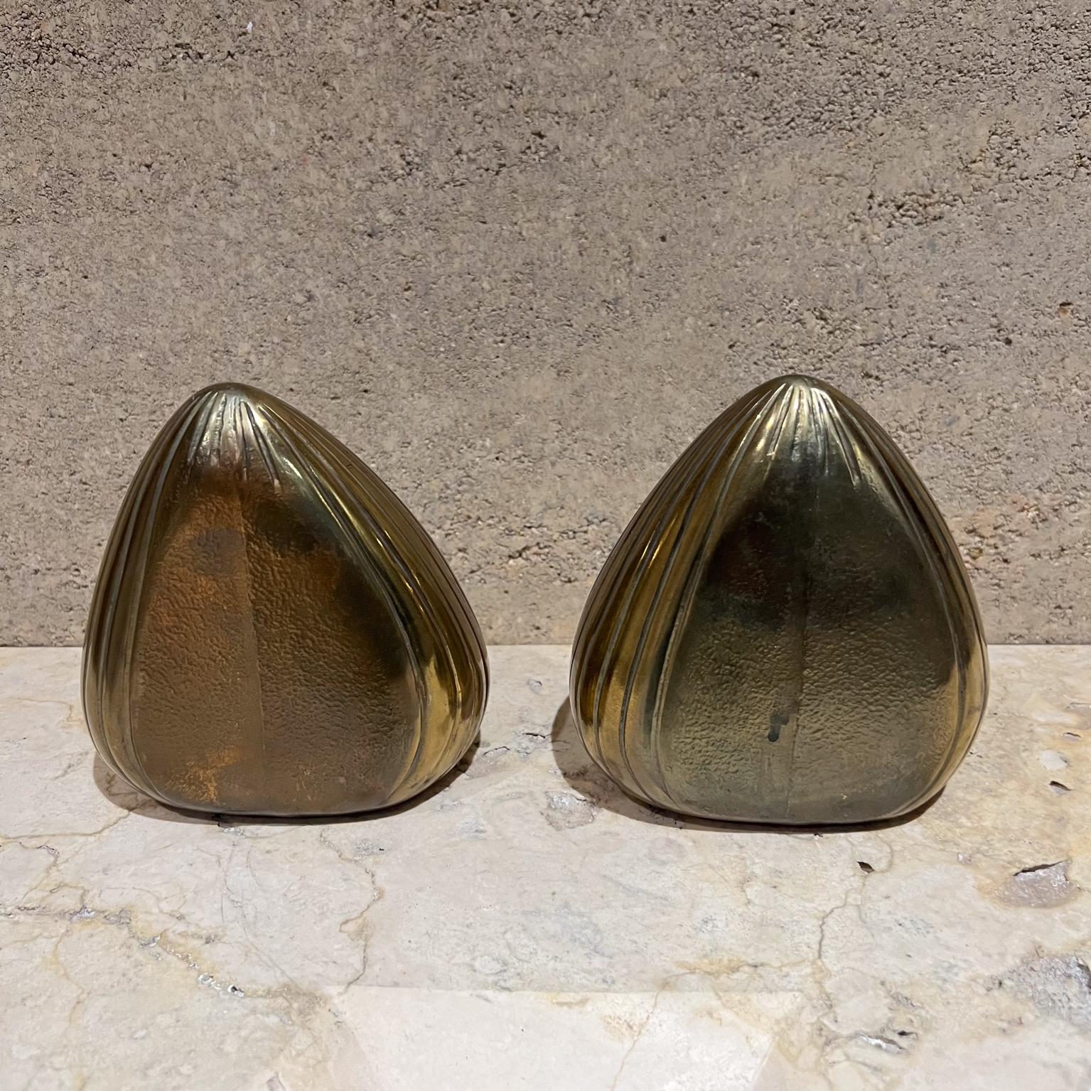 1950s Ben Seibel Brass Clam Shell Bookend Set For Sale 2