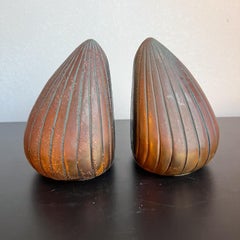 Ensemble de serre-livres en cuivre Ben Seibel, années 1950, en forme de coquille de palourde