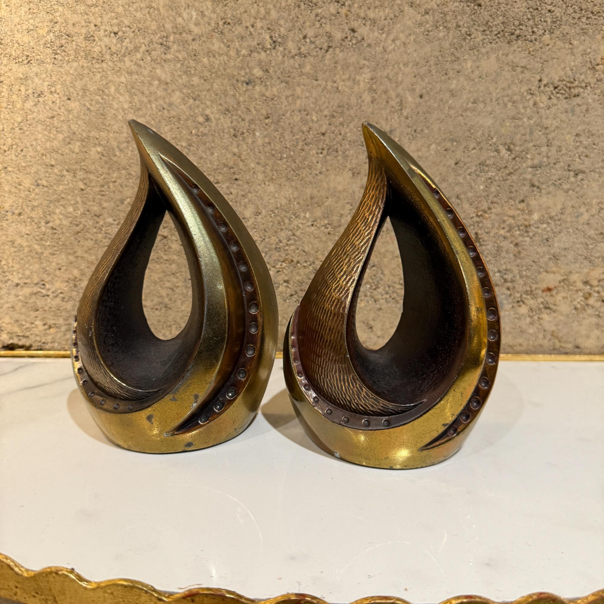 Serre-livres modernes en laiton en forme de flamme en forme de goutte d'eau sculpturale de Ben Seibel, années 1950 en vente 7