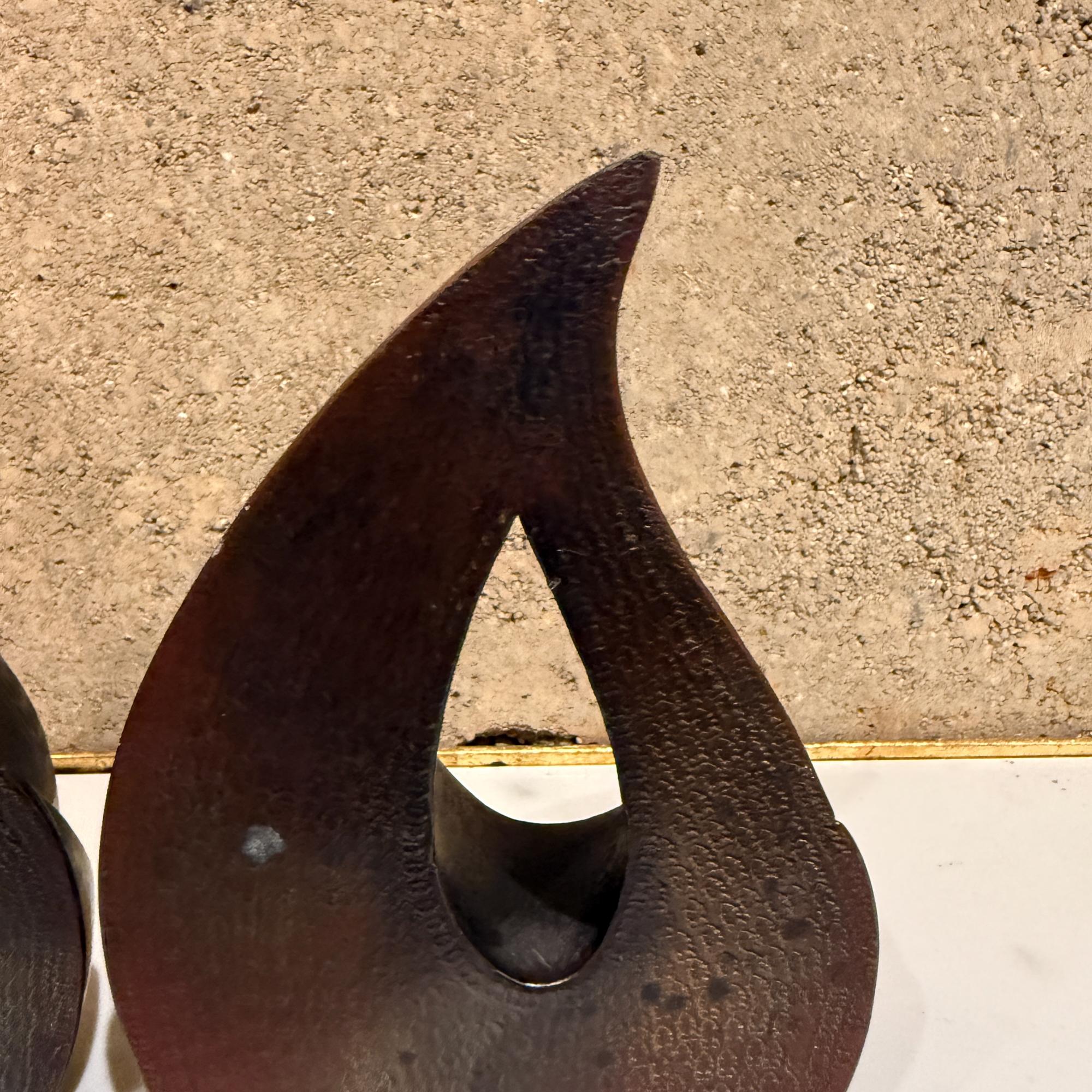 Serre-livres modernes en laiton en forme de flamme en forme de goutte d'eau sculpturale de Ben Seibel, années 1950 en vente 9