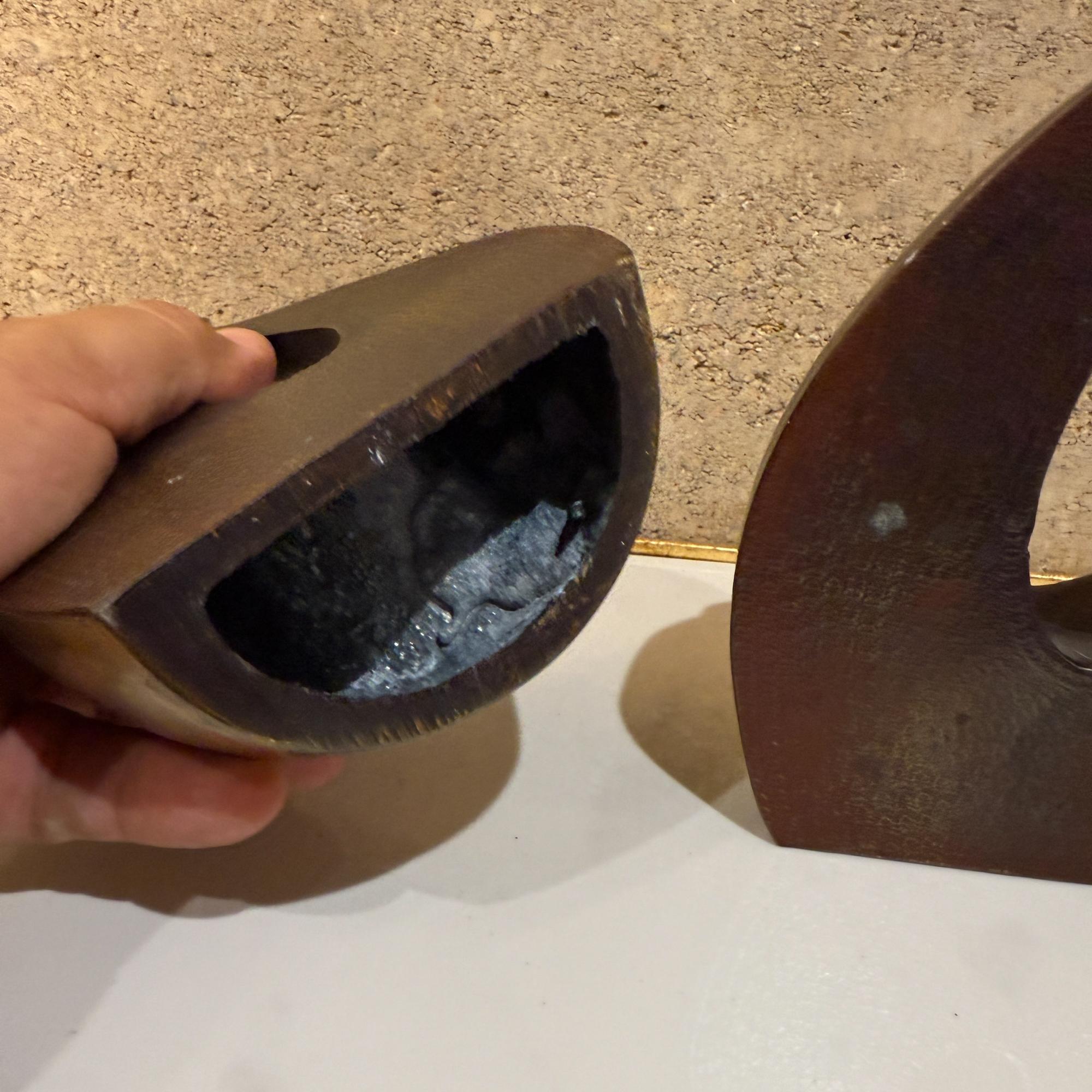 Serre-livres modernes en laiton en forme de flamme en forme de goutte d'eau sculpturale de Ben Seibel, années 1950 en vente 10