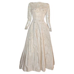 Robe de mariée en dentelle de soie Bianco Bianchi of New York and Boston, années 1950