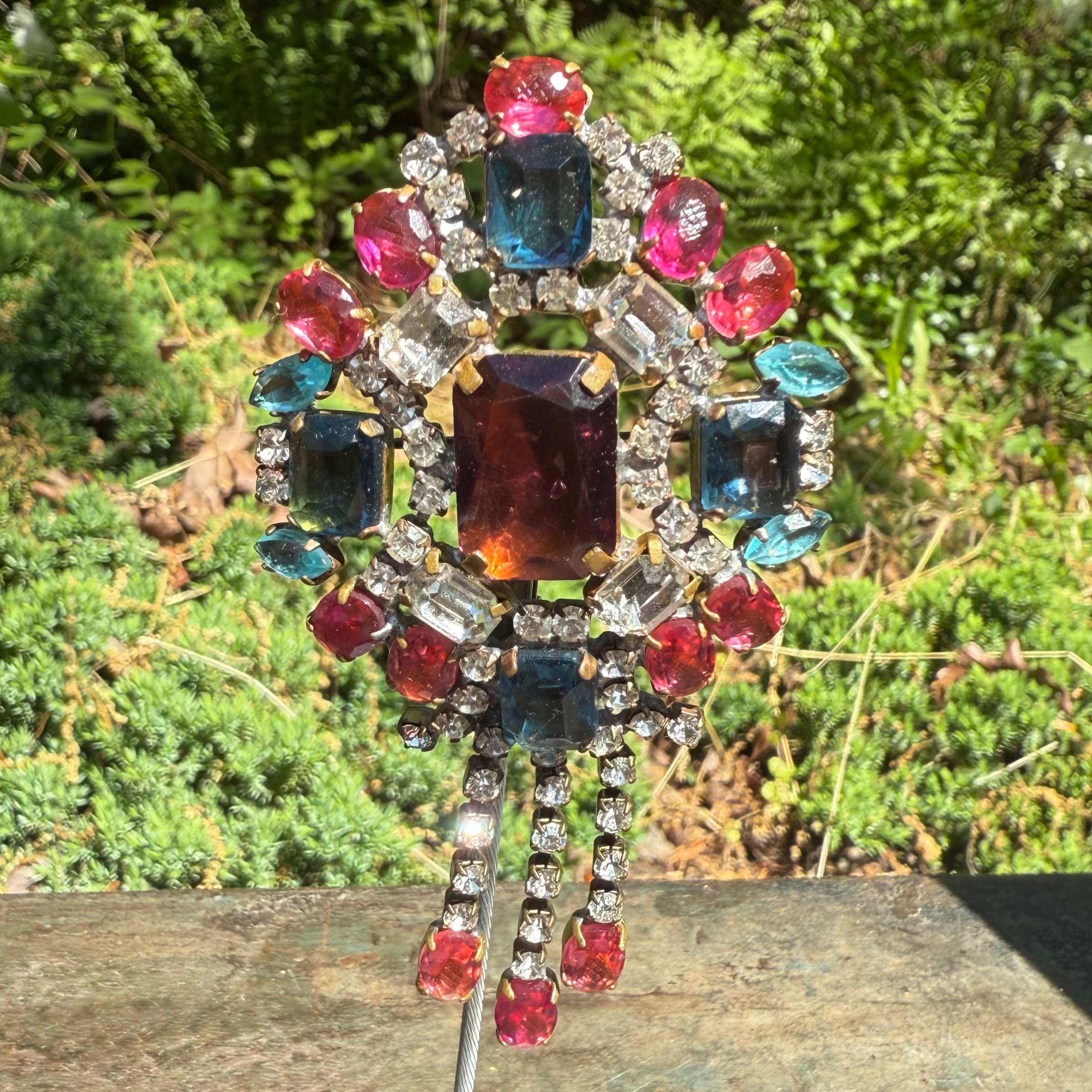 1950's Bijoux Strass Brosche mit Baumeln für Damen oder Herren im Angebot