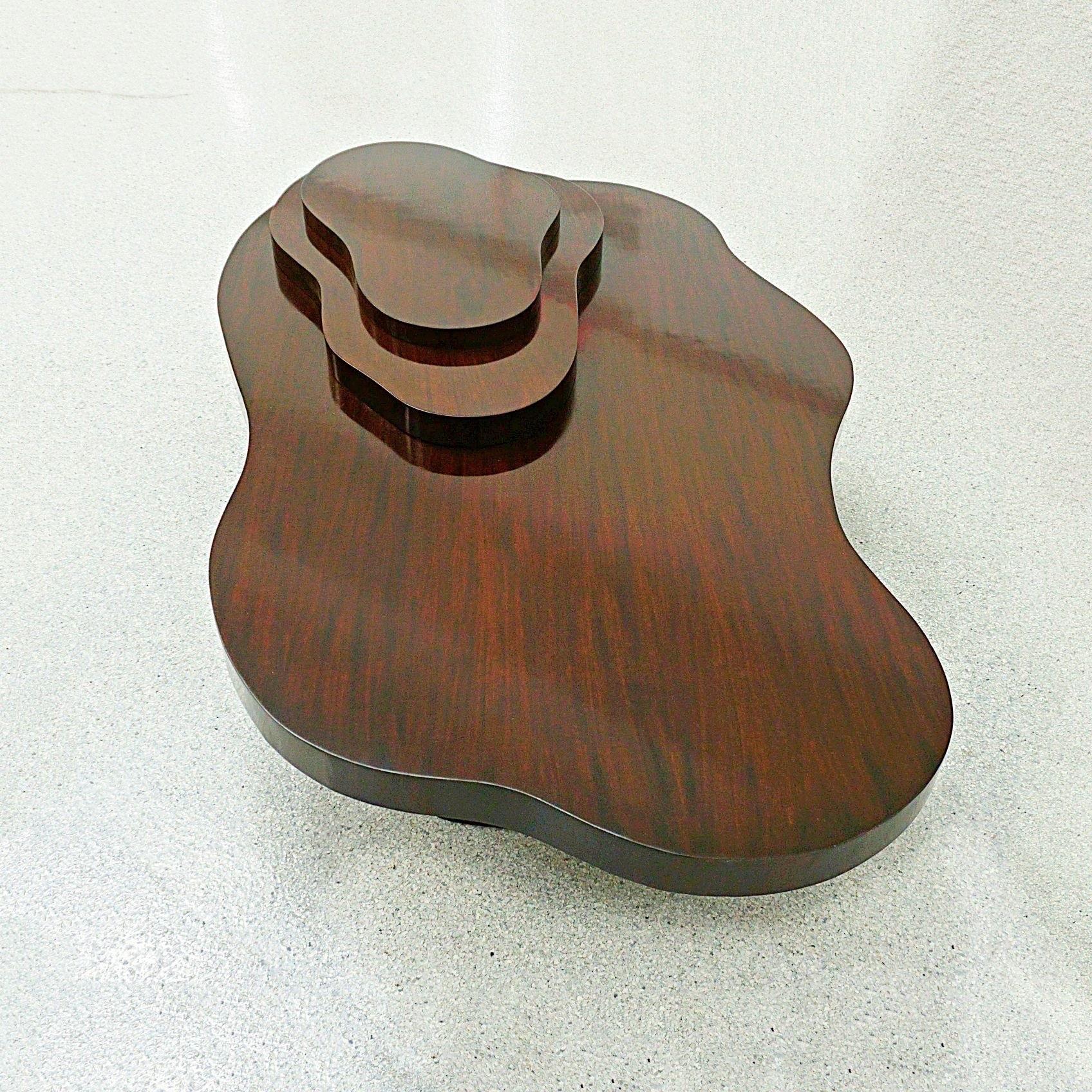 Table basse biomorphe des années 1950 dans le style de AT&T. Robsjohn-Gibbings Bon état - En vente à Dallas, TX