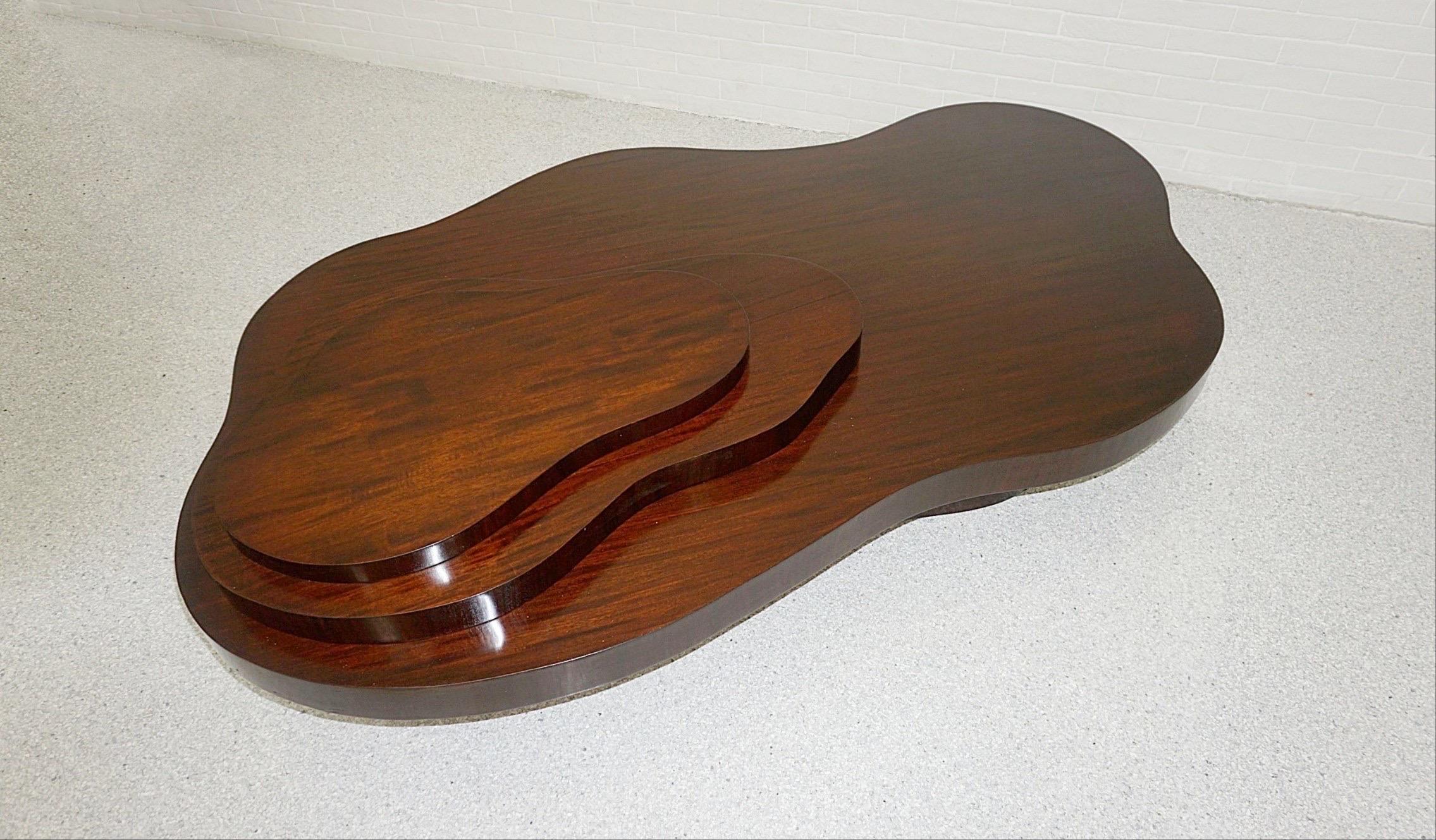 Milieu du XXe siècle Table basse biomorphe des années 1950 dans le style de AT&T. Robsjohn-Gibbings en vente