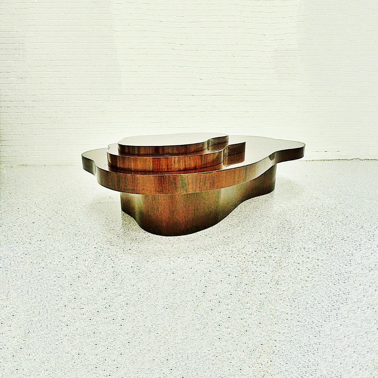 Table basse biomorphe des années 1950 dans le style de AT&T. Robsjohn-Gibbings en vente 1