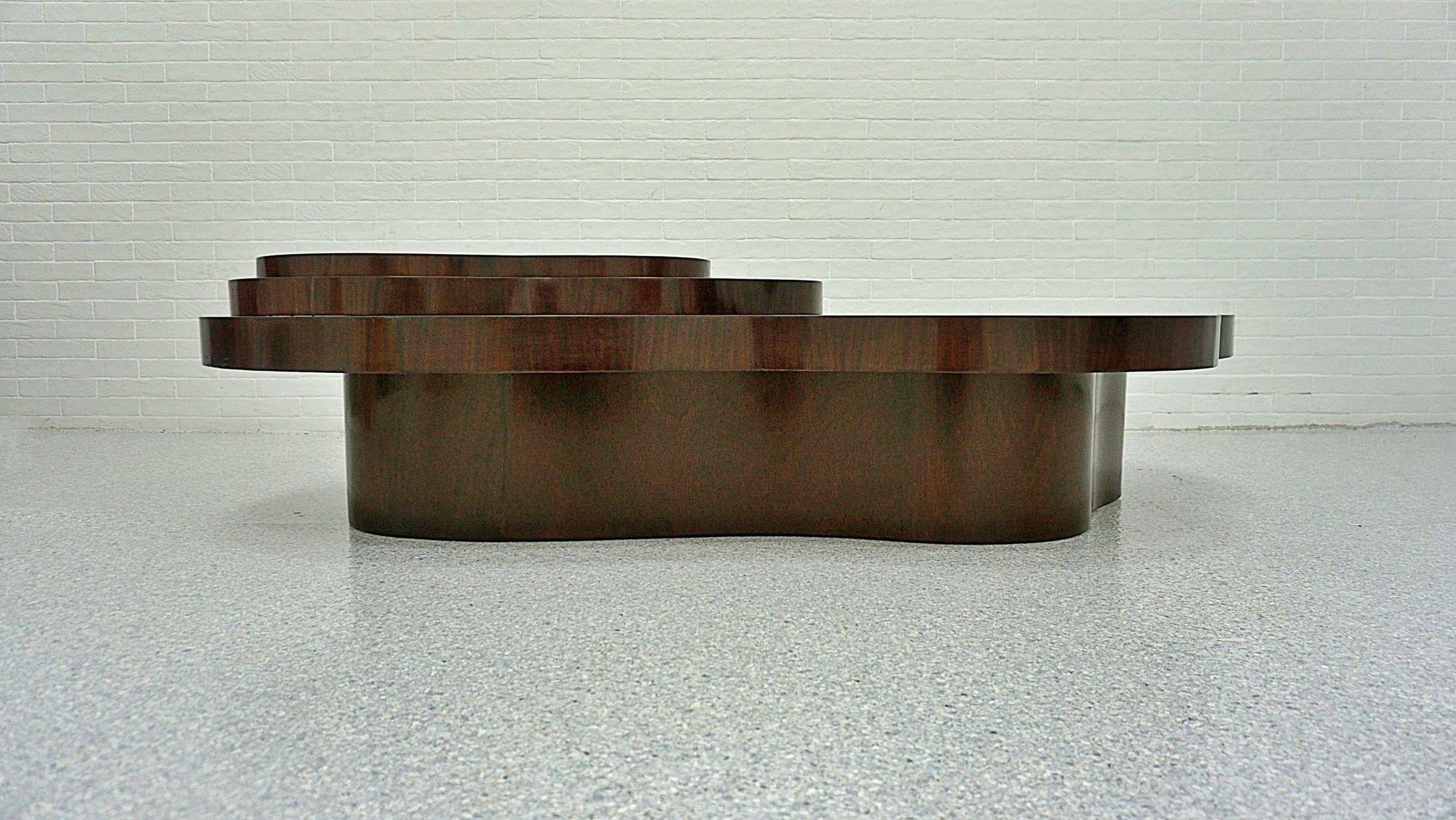Table basse biomorphe des années 1950 dans le style de AT&T. Robsjohn-Gibbings en vente 3