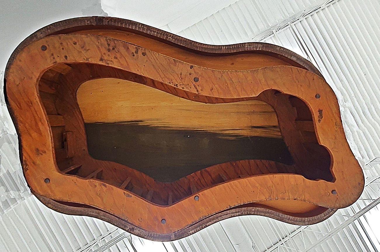 Table basse biomorphe des années 1950 dans le style de AT&T. Robsjohn-Gibbings en vente 4