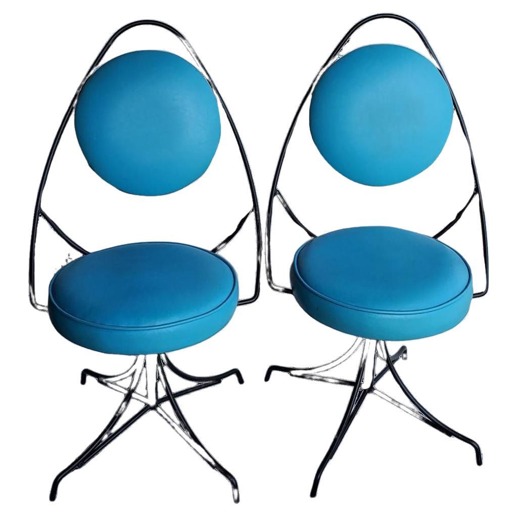 Schwarze und blaue drehbare Beistellstühle aus den 1950er Jahren im Stil von John Risley – 2er-Set
