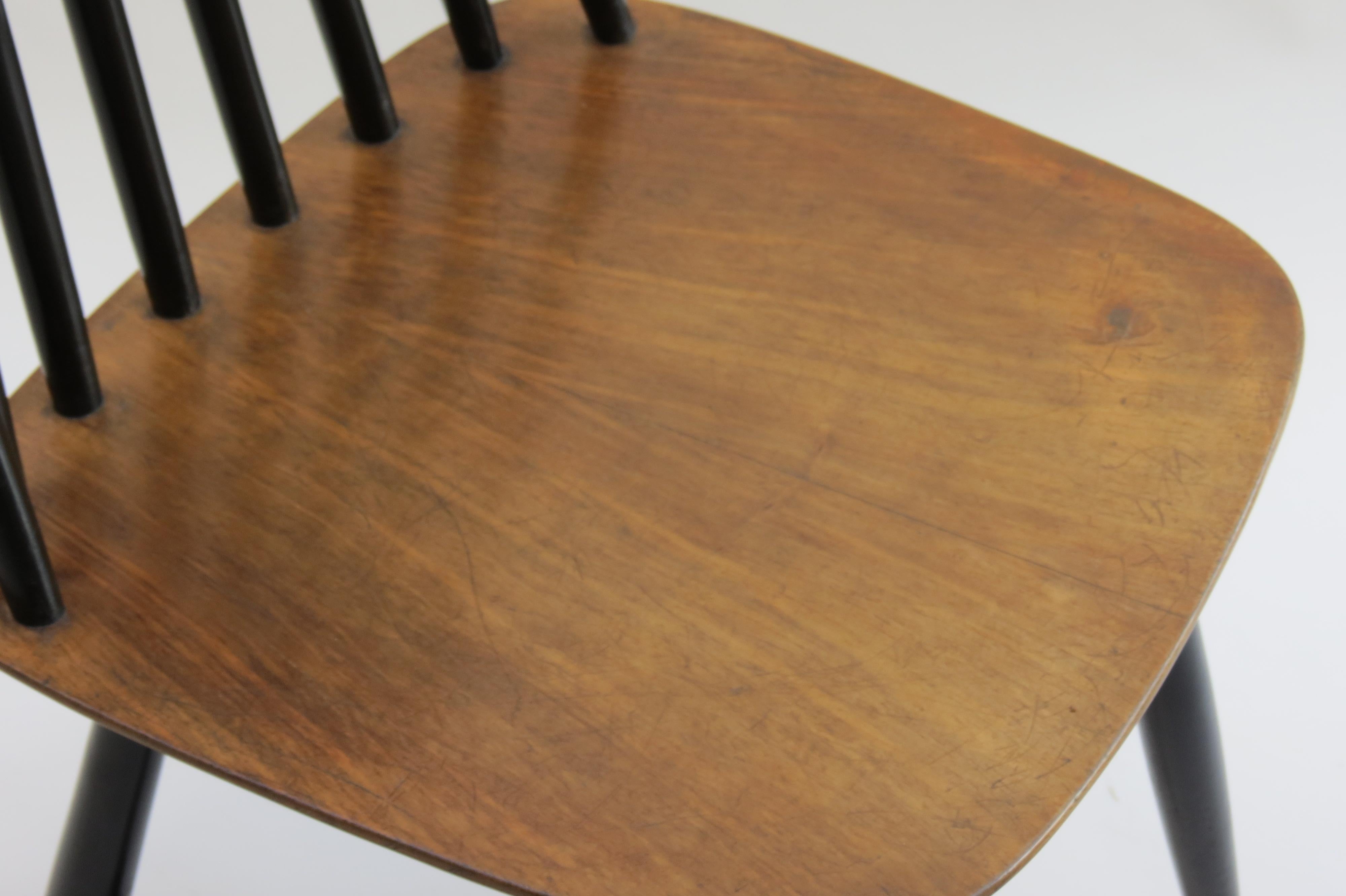 The 1950s Black and Walnut Dining Chair in the Style of Imari Tapiovaara (Maschinell gefertigt)