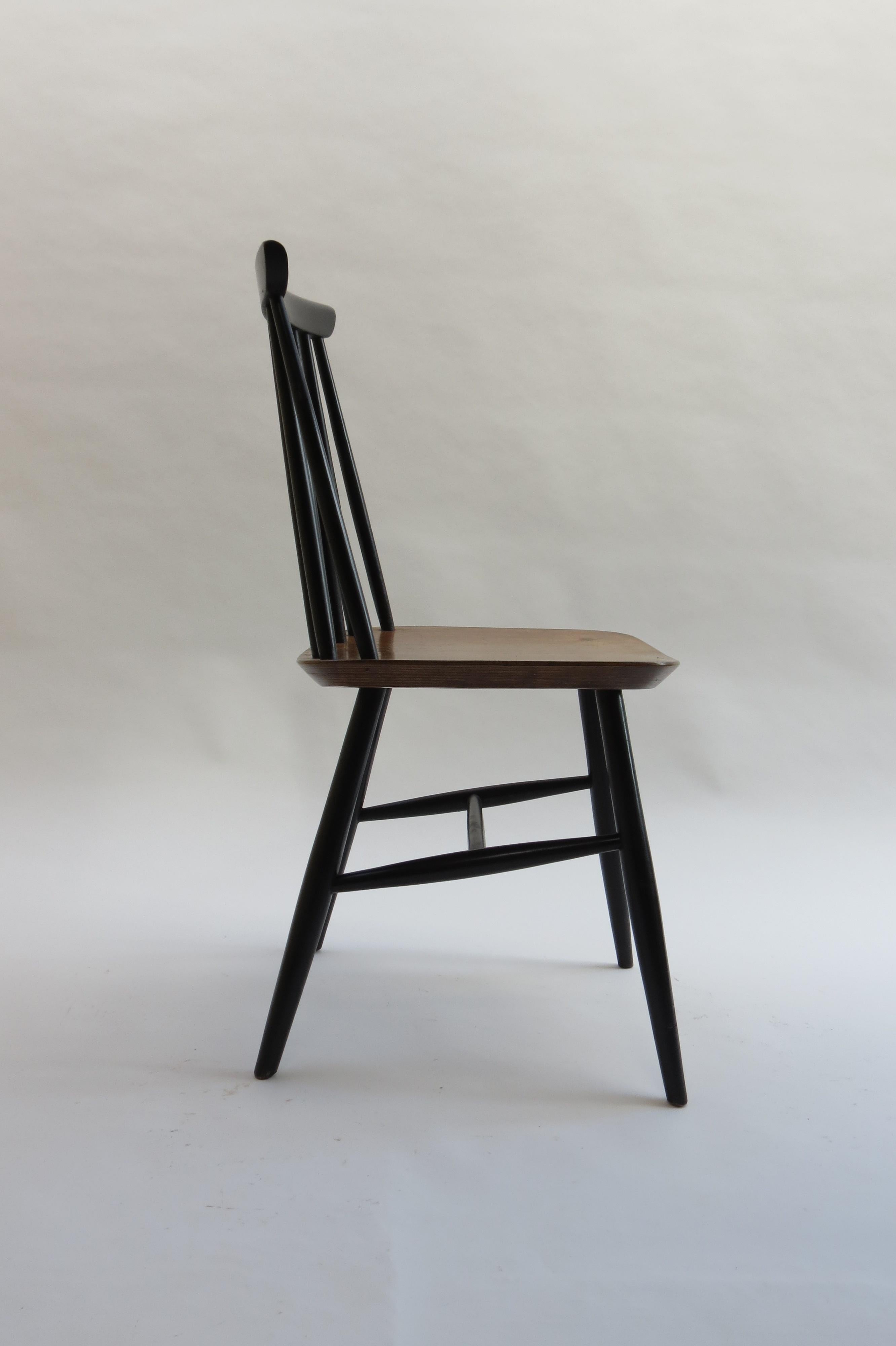 The 1950s Black and Walnut Dining Chair in the Style of Imari Tapiovaara (Walnuss) im Angebot