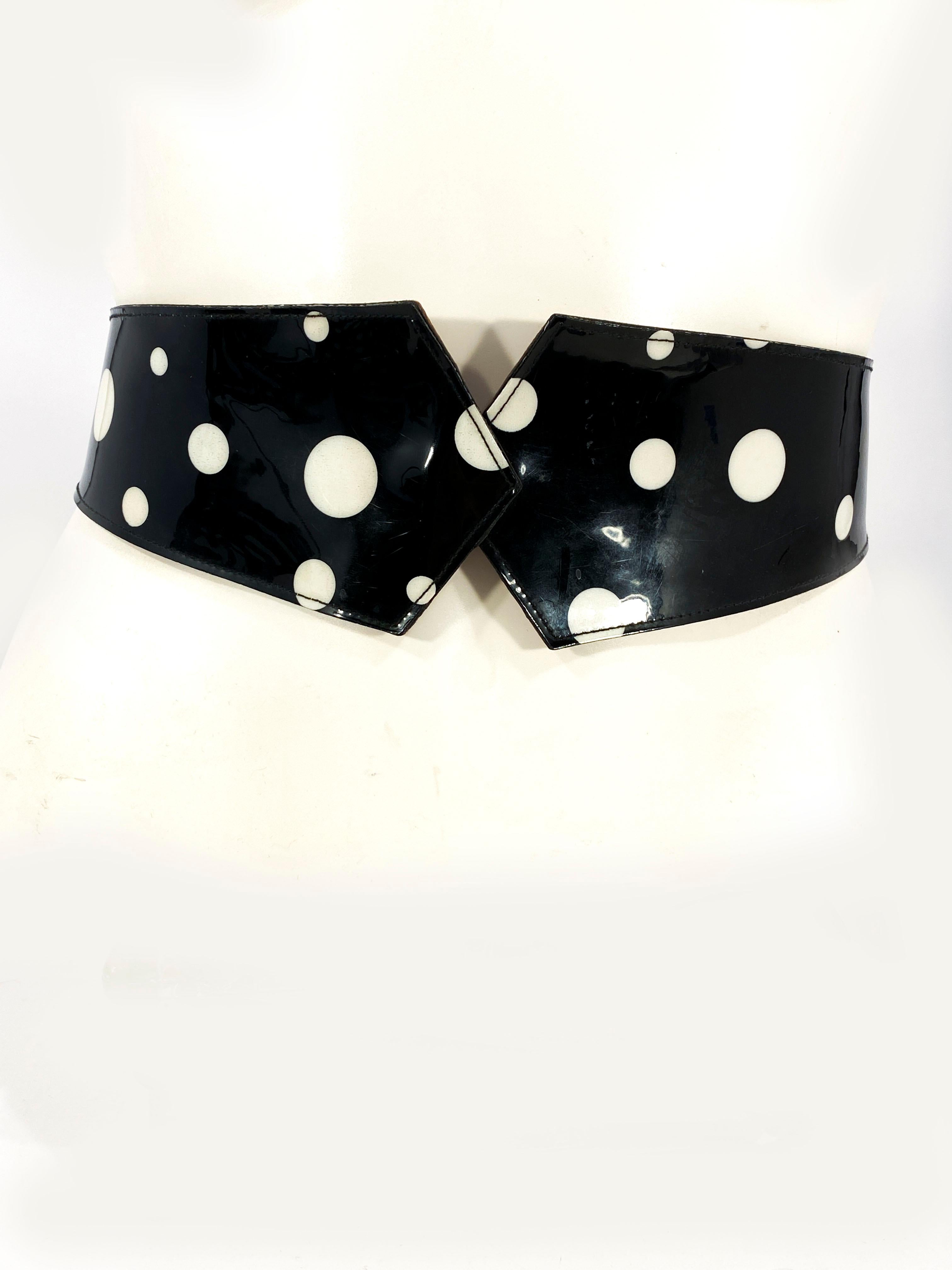 1950s Black and White Polka Dots Leatherette Purse with Matching Belt  In Good Condition For Sale In San Francisco, CA