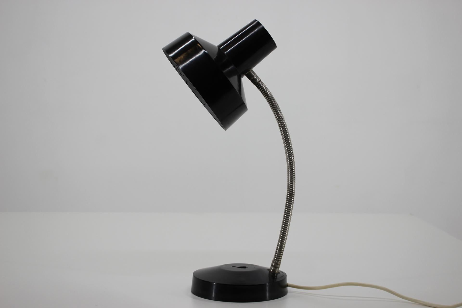 - Good original condition
- Re-polished
- Fully functional.