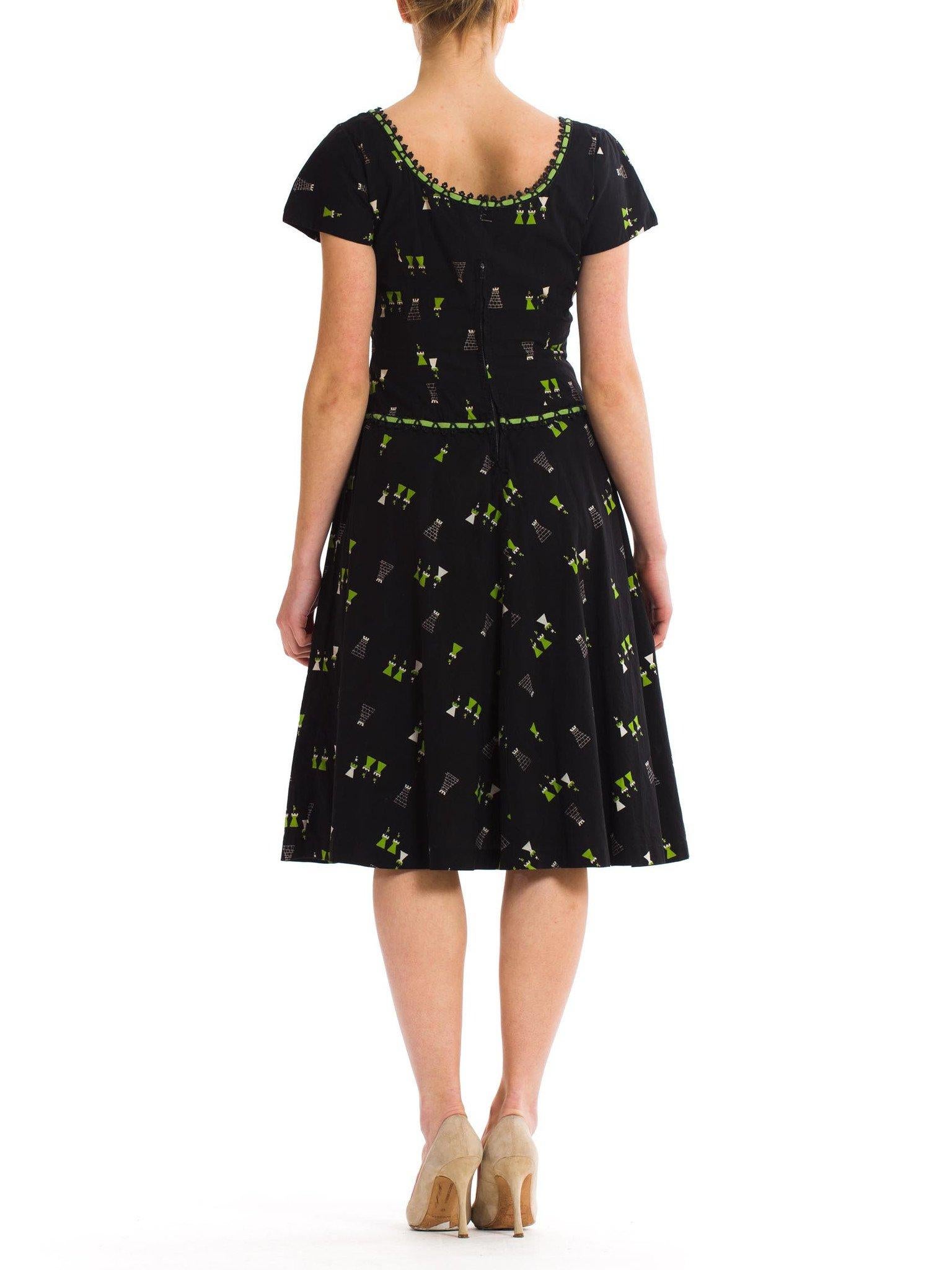 1950S Black Cotton Day Dress Printed With Cute Green Castles For Sale 4