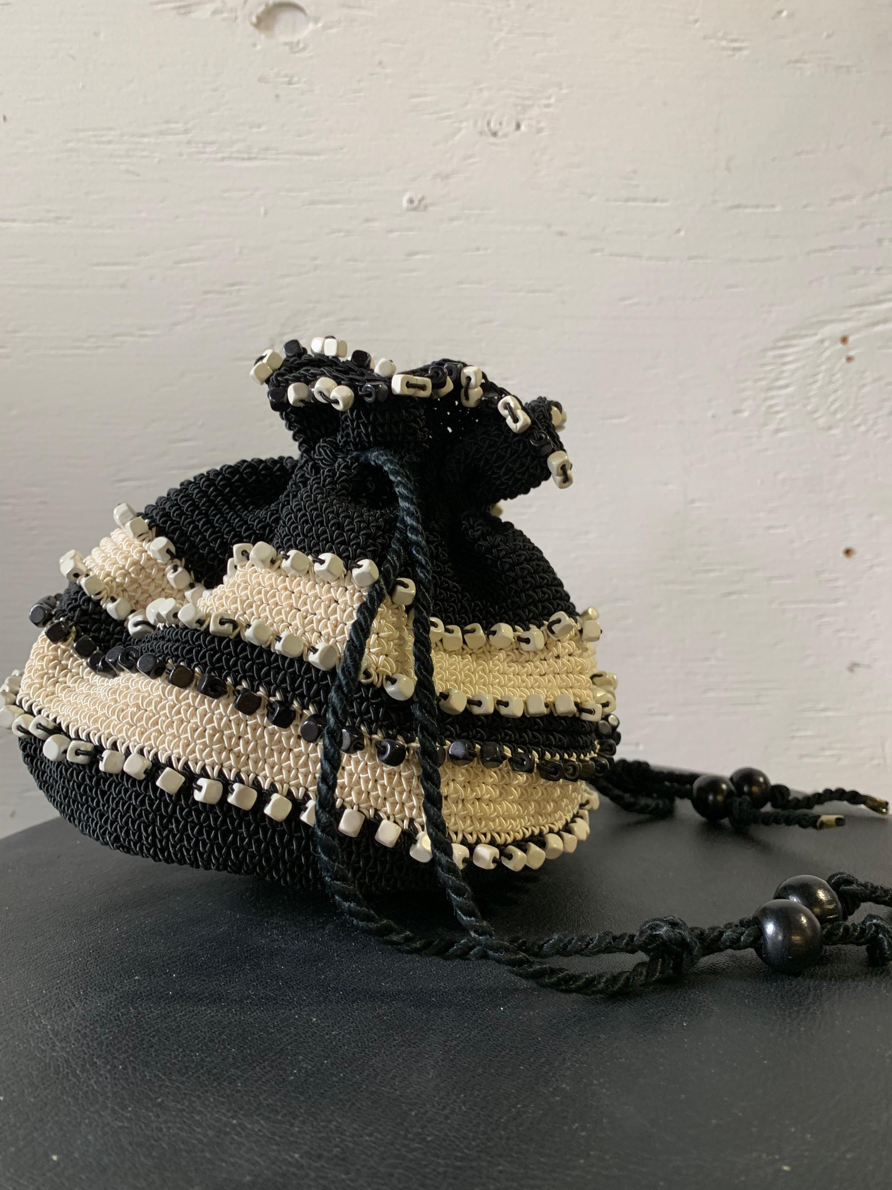 1950s Black & Cream Crochet Drawstring Pouch Handbag W Stripes & Square Beads In Excellent Condition For Sale In Gresham, OR