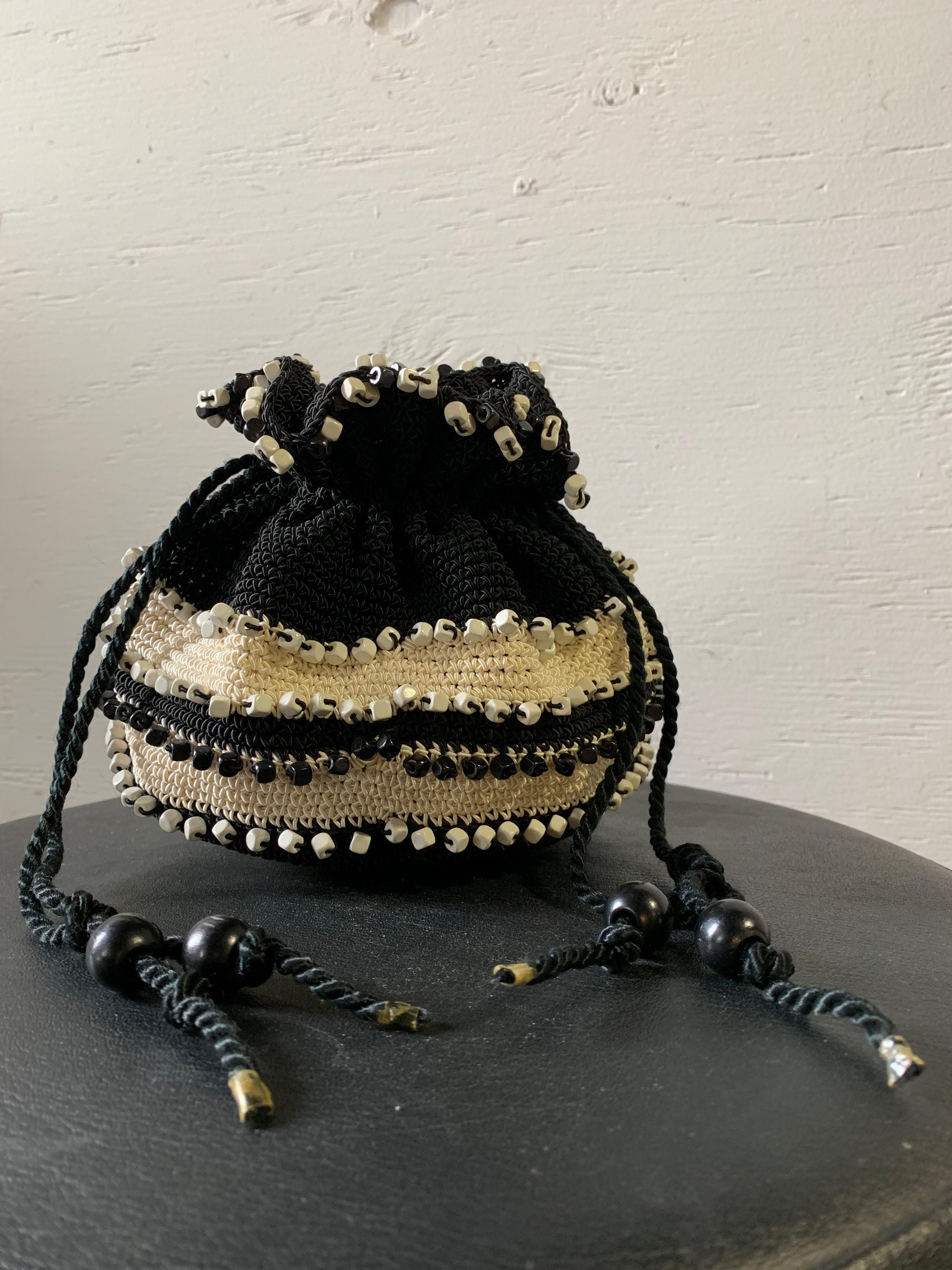 1950s Black & Cream Crochet Drawstring Pouch Handbag W Stripes & Square Beads For Sale 3