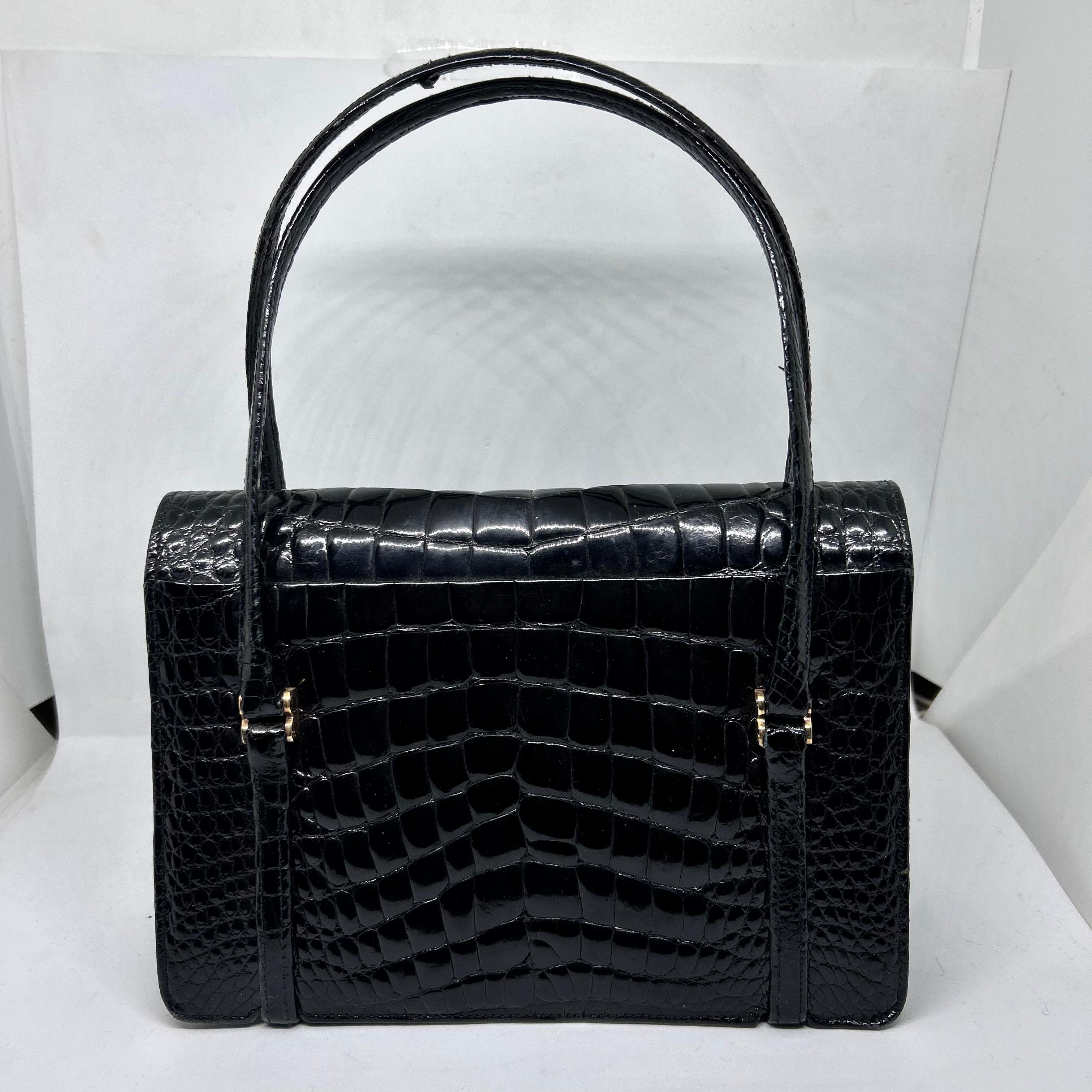A 1950s High Quality Black Leather Italian Miniature  Hand Bag For Sale 1