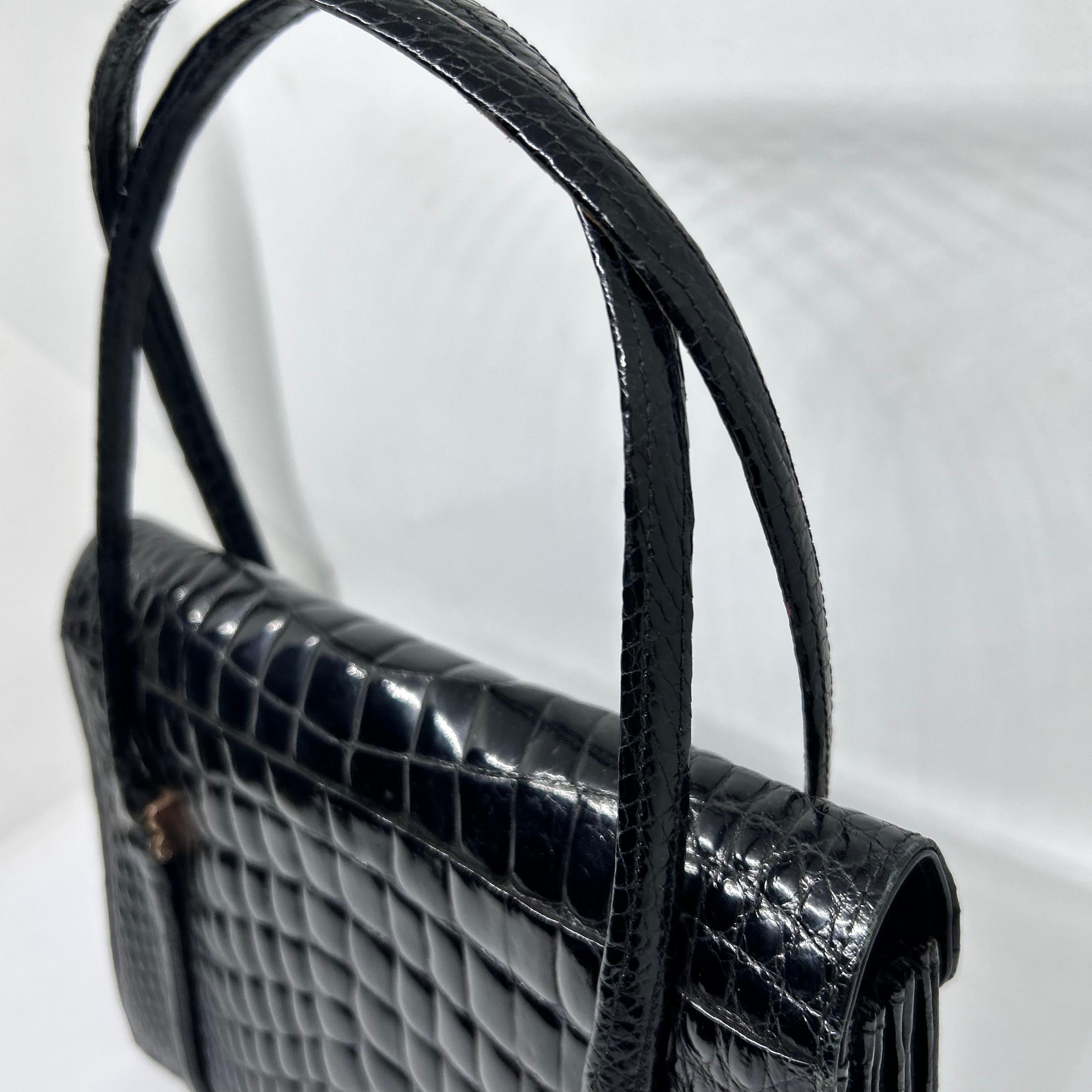 A 1950s High Quality Black Leather Italian Miniature  Hand Bag For Sale 2