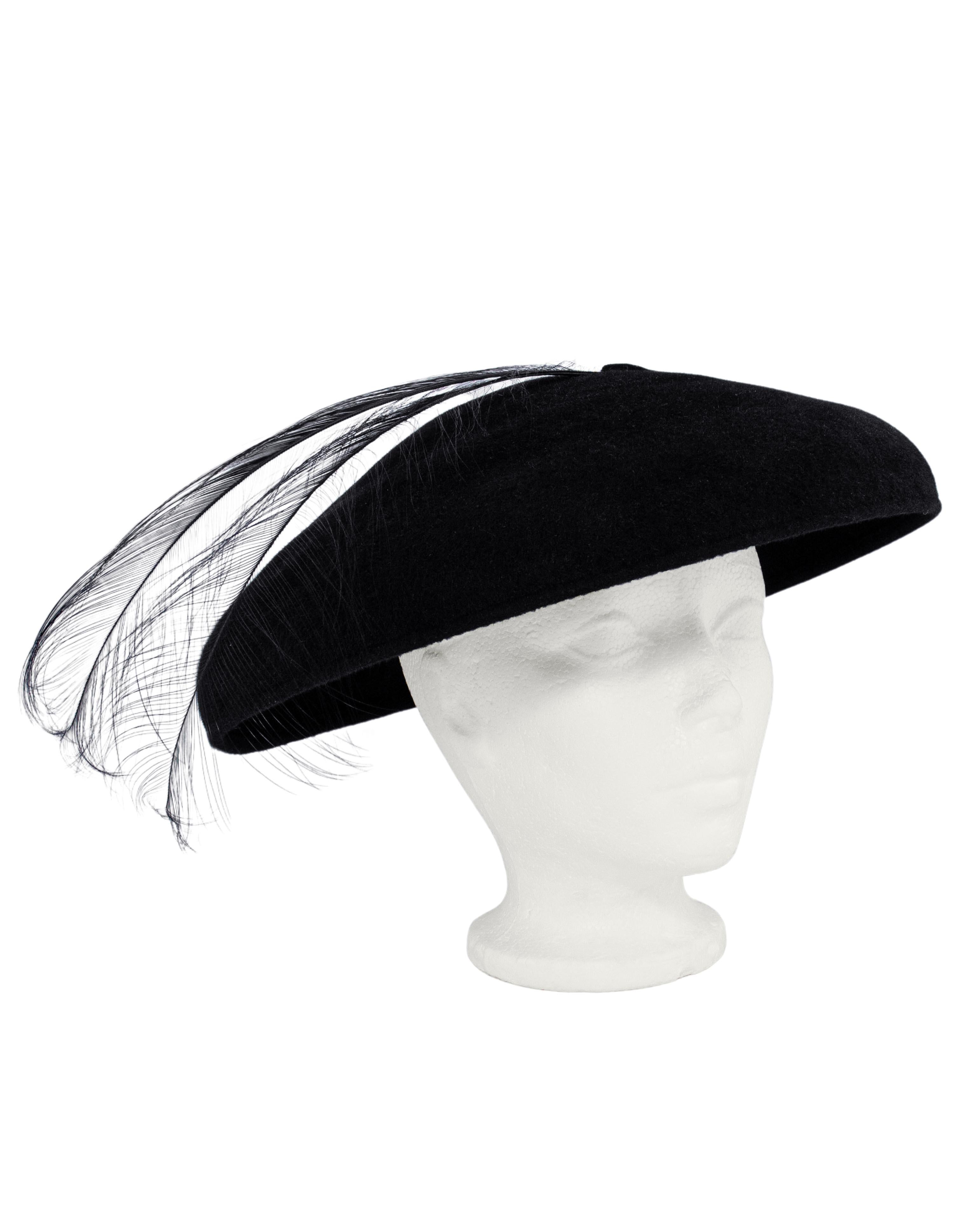 1950's Black Felt Saucer Hat with Feathers In Good Condition For Sale In Toronto, Ontario
