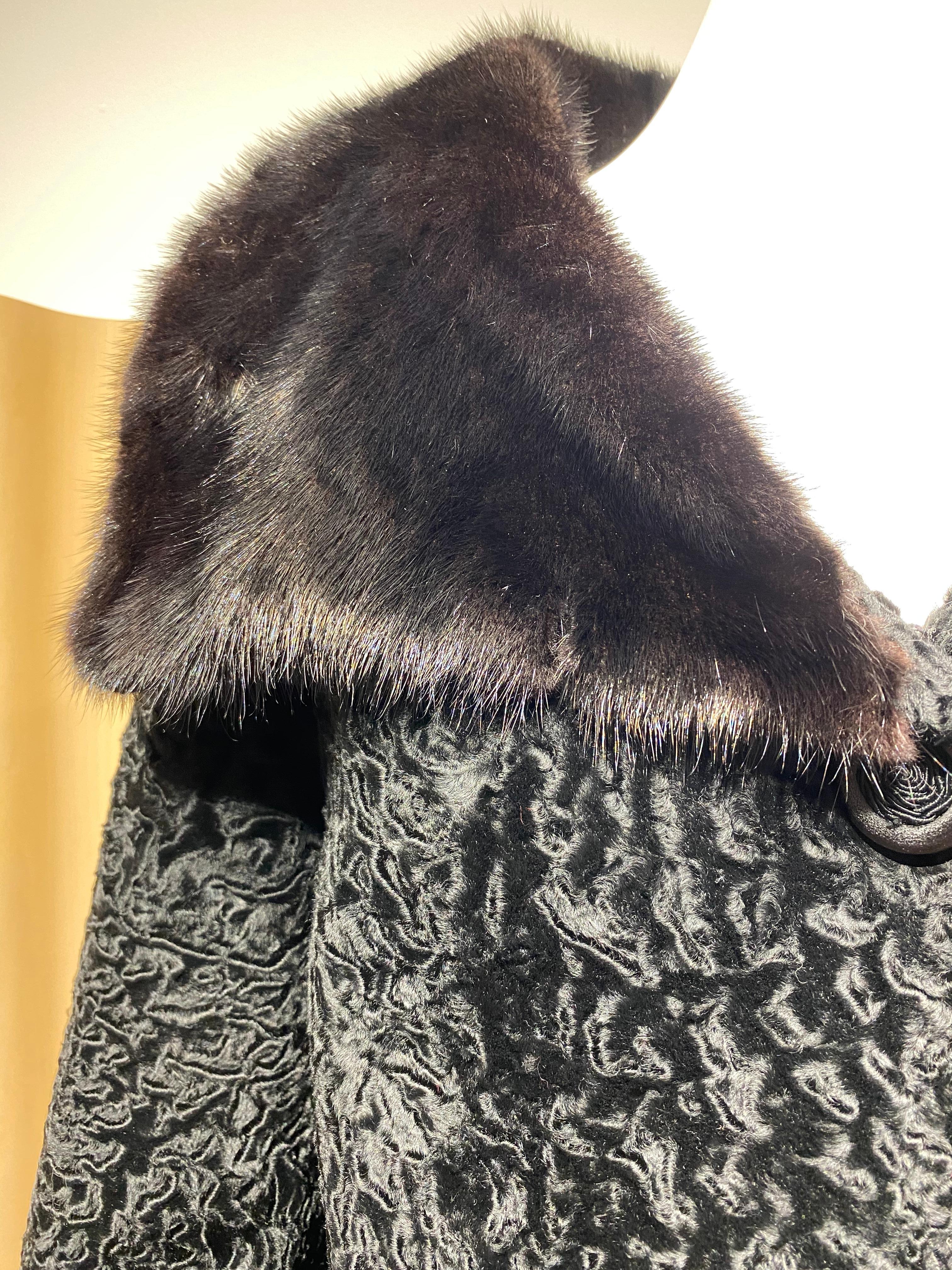 1950s Black Fur Evening  crop Jacket In Good Condition For Sale In Beverly Hills, CA