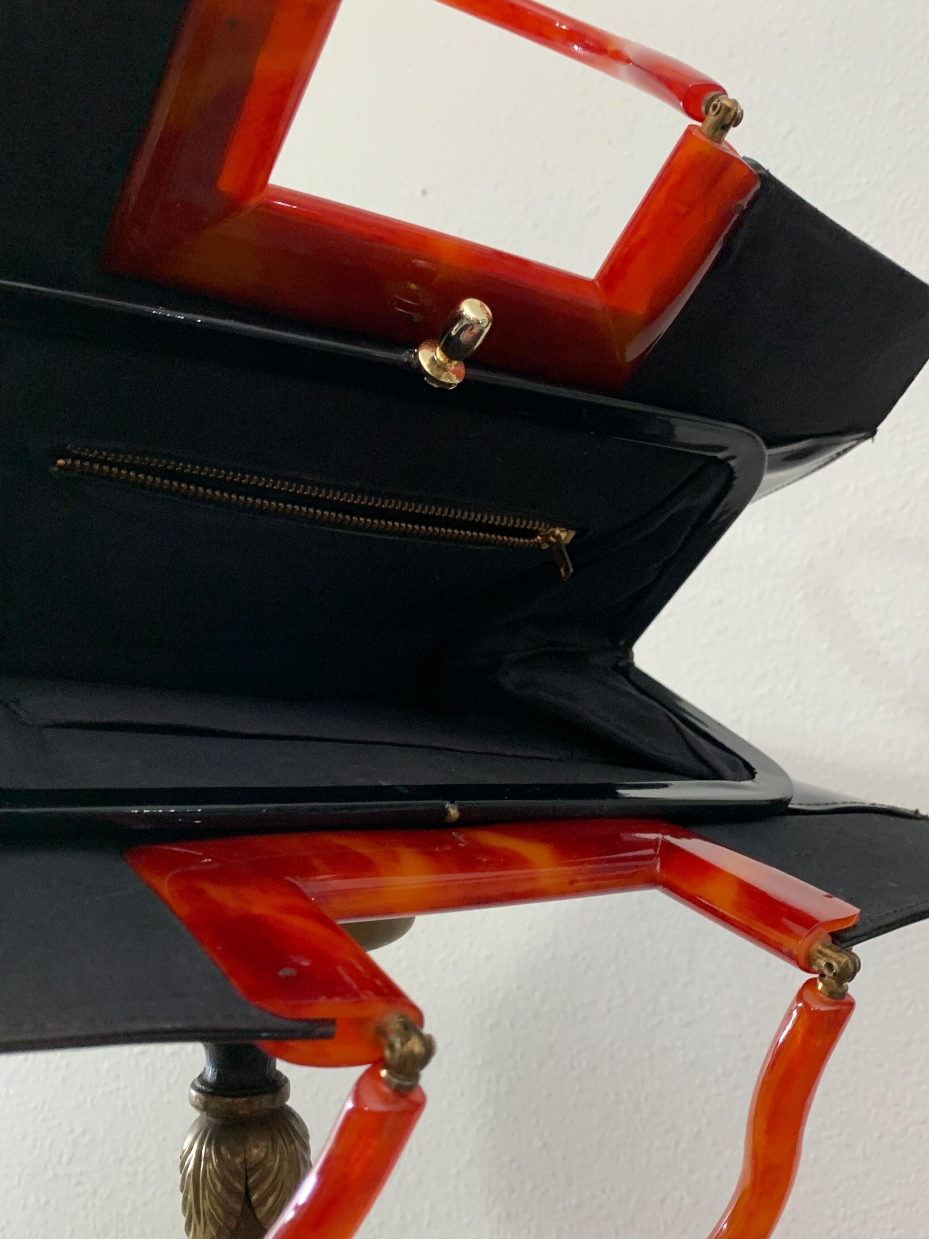 Donna Borsa anni '50 in vernice nera lucida con manici e cornice in finto guscio di tartaruga in vendita