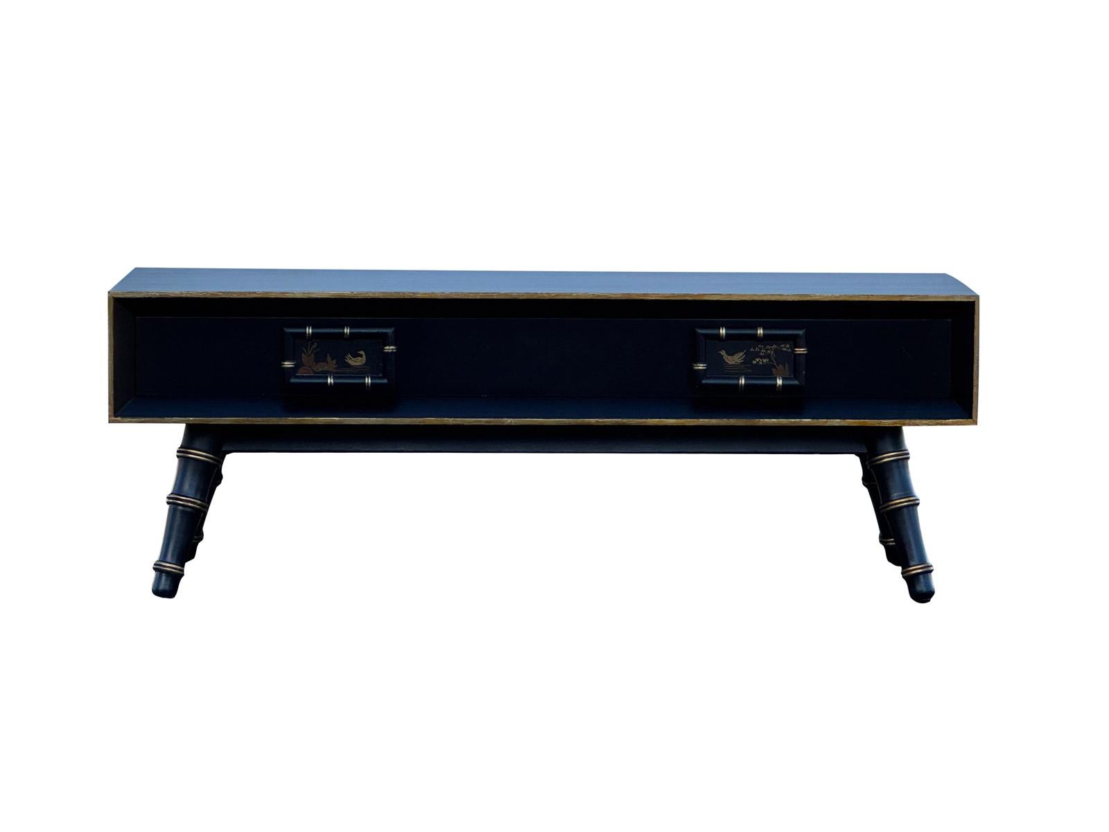 Milieu du XXe siècle Table ou banc de style Chinoiserie laqué noir et or des années 1950 en vente