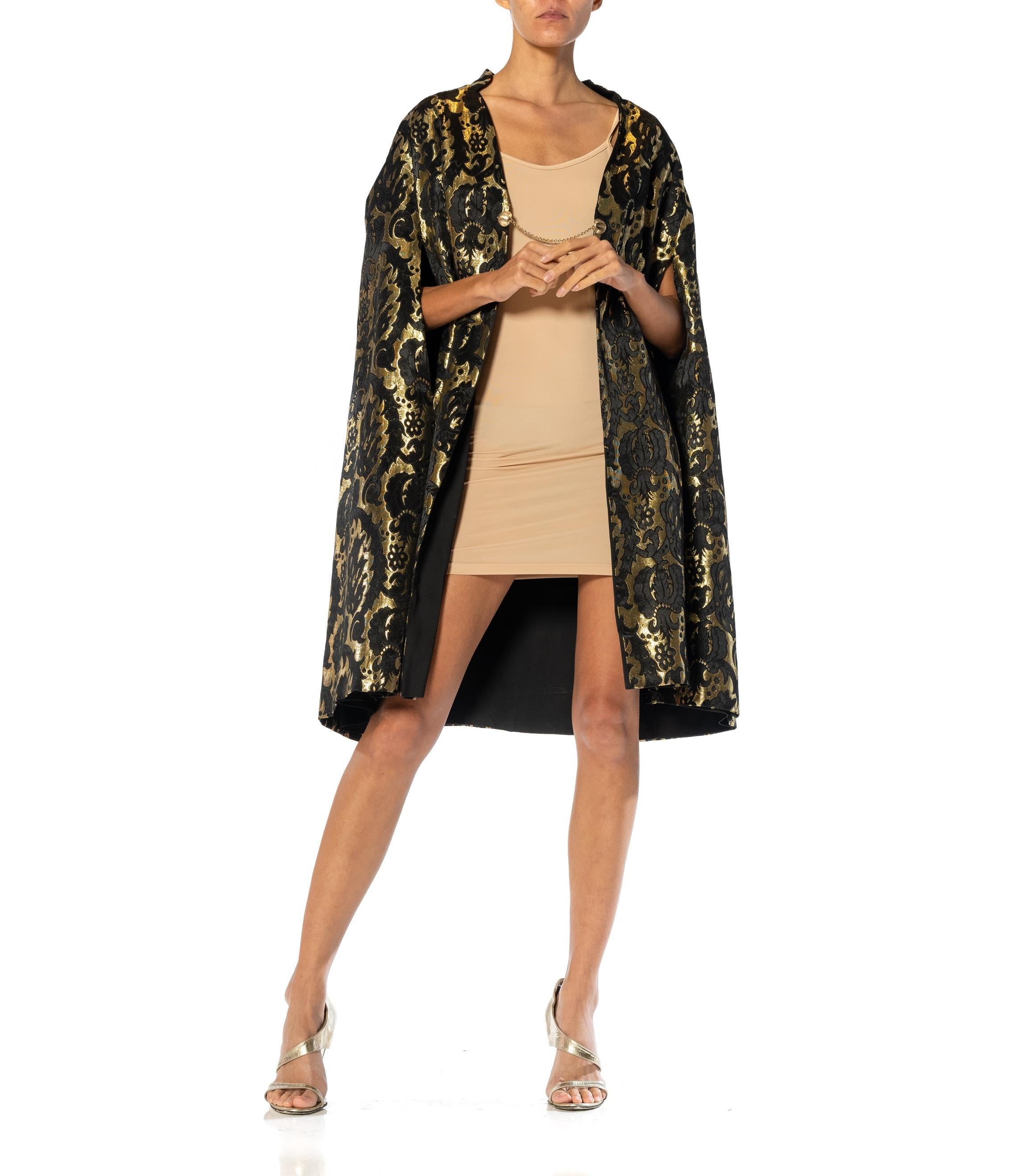 1950S Black & Gold Rayon/Lurex Damask Reversible Cape For Sale 7