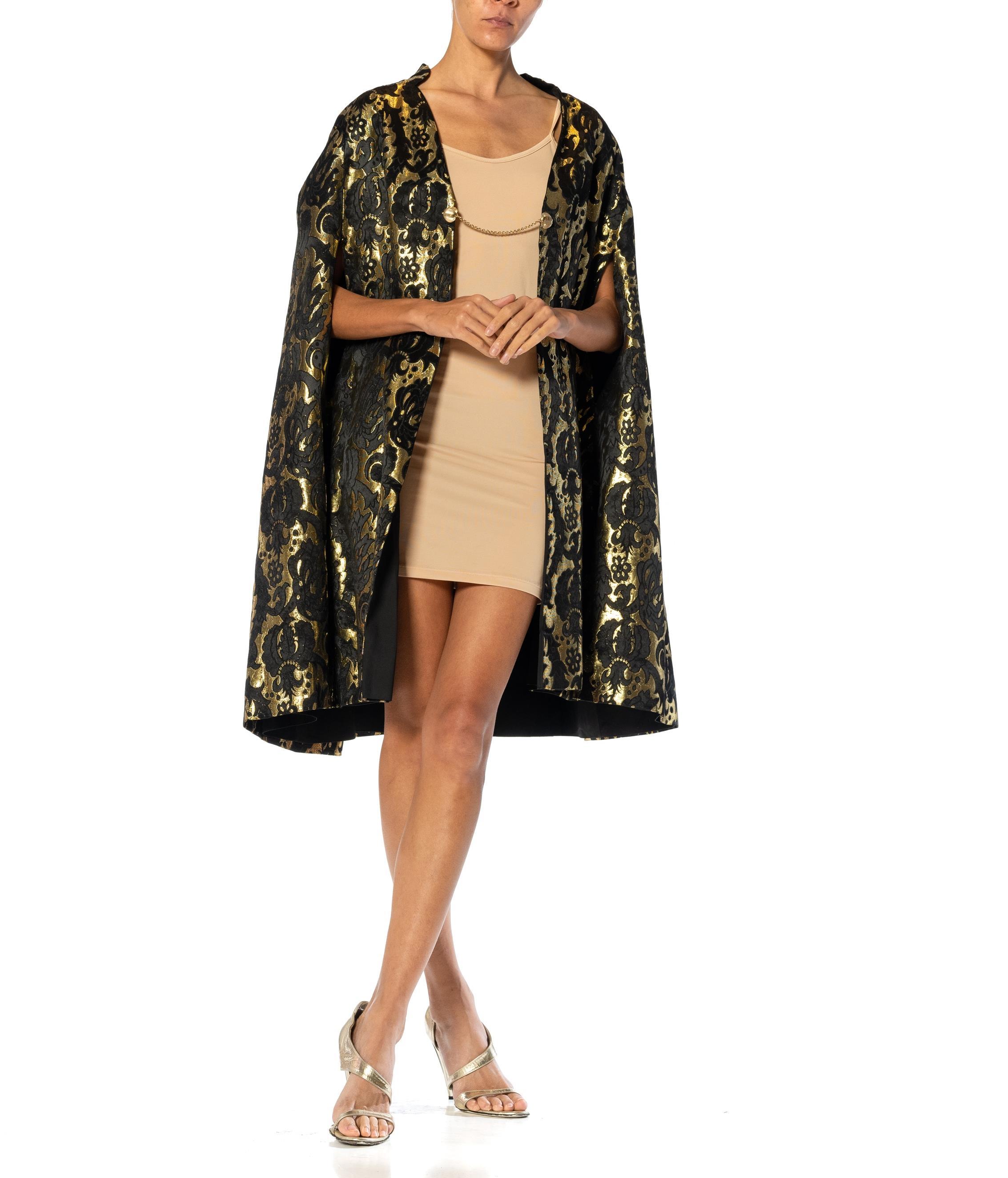 1950S Black & Gold Rayon/Lurex Damask Reversible Cape For Sale 11