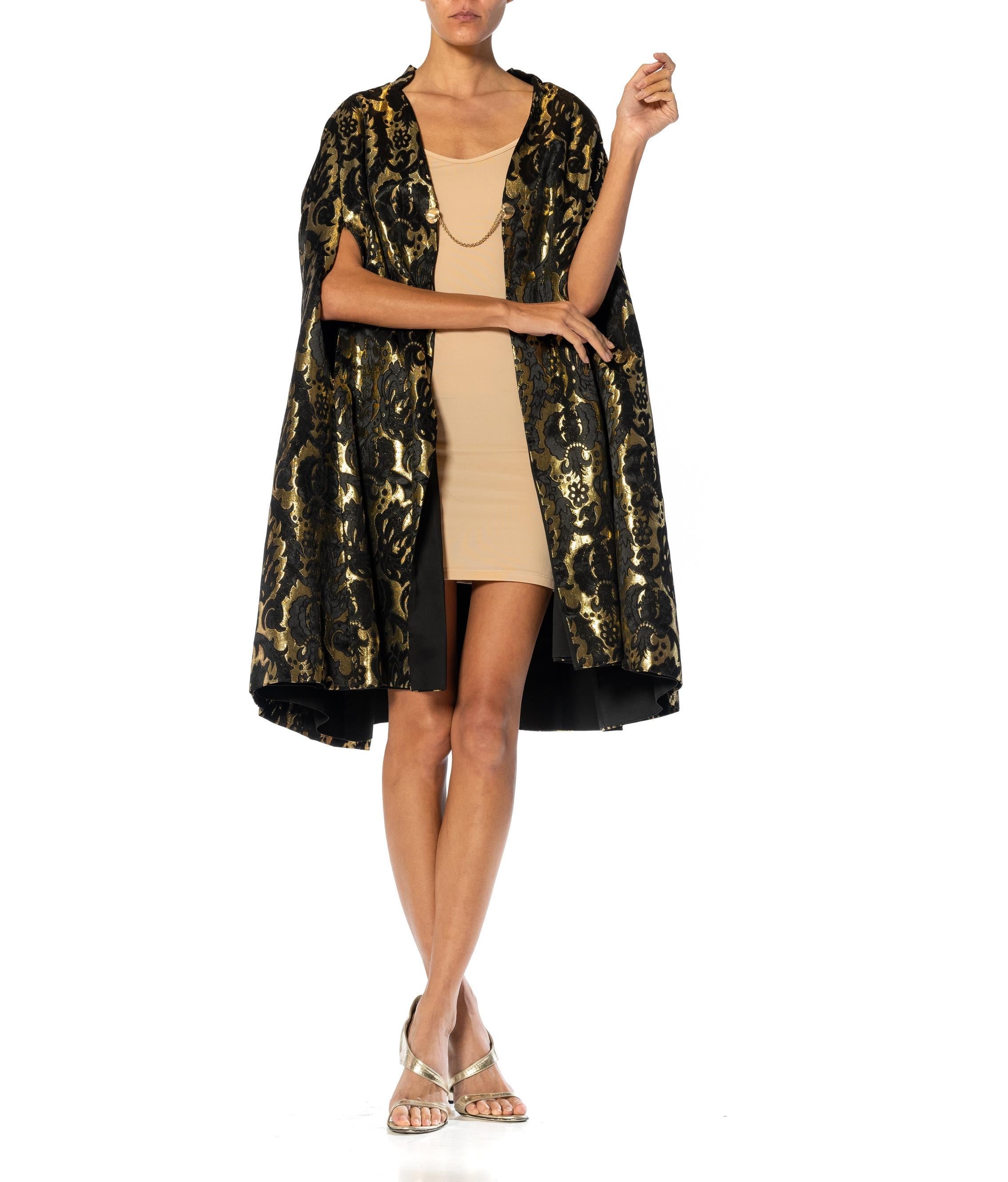 1950S Black & Gold Rayon/Lurex Damask Reversible Cape For Sale 12