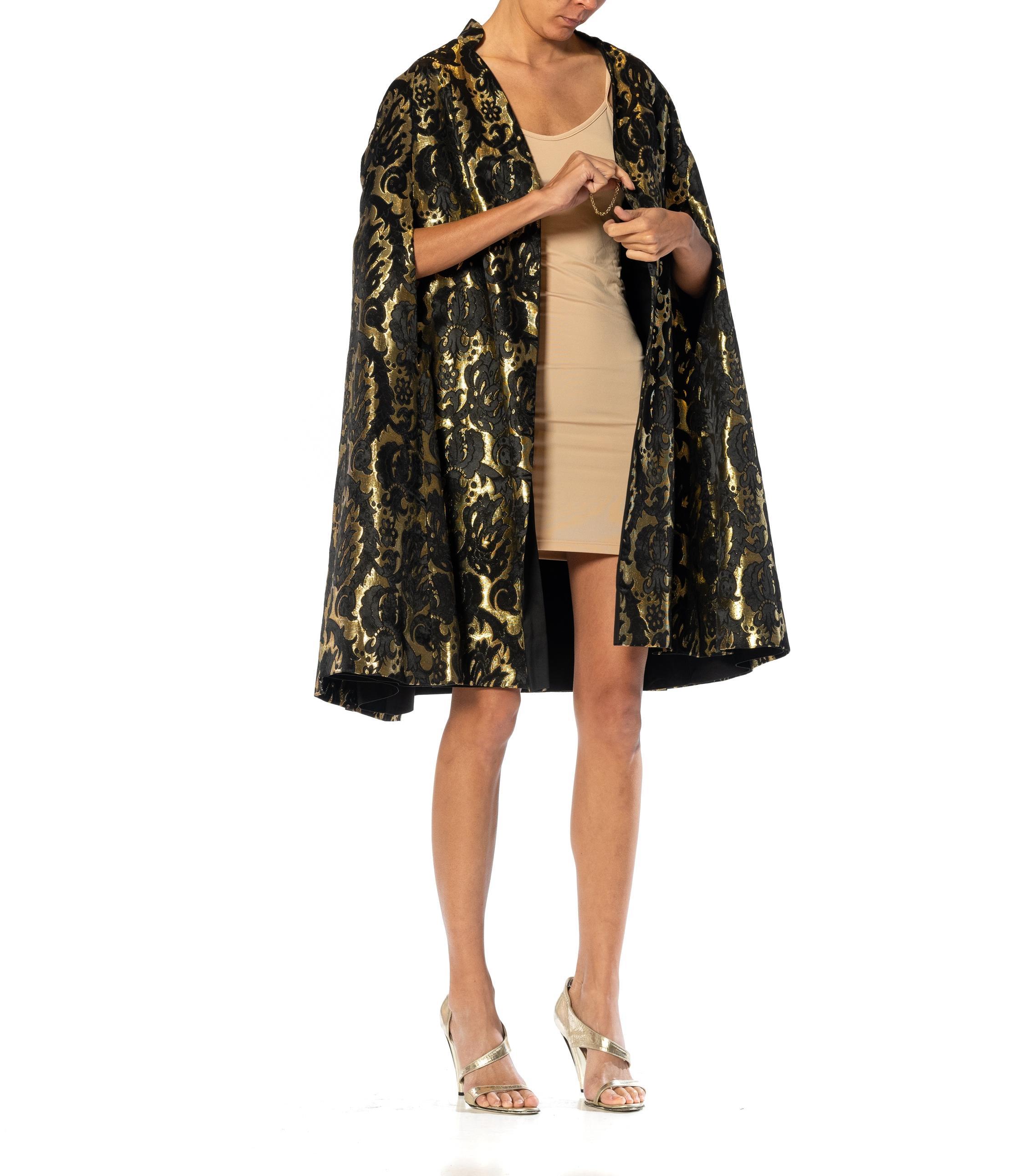 1950S Black & Gold Rayon/Lurex Damask Reversible Cape For Sale 13