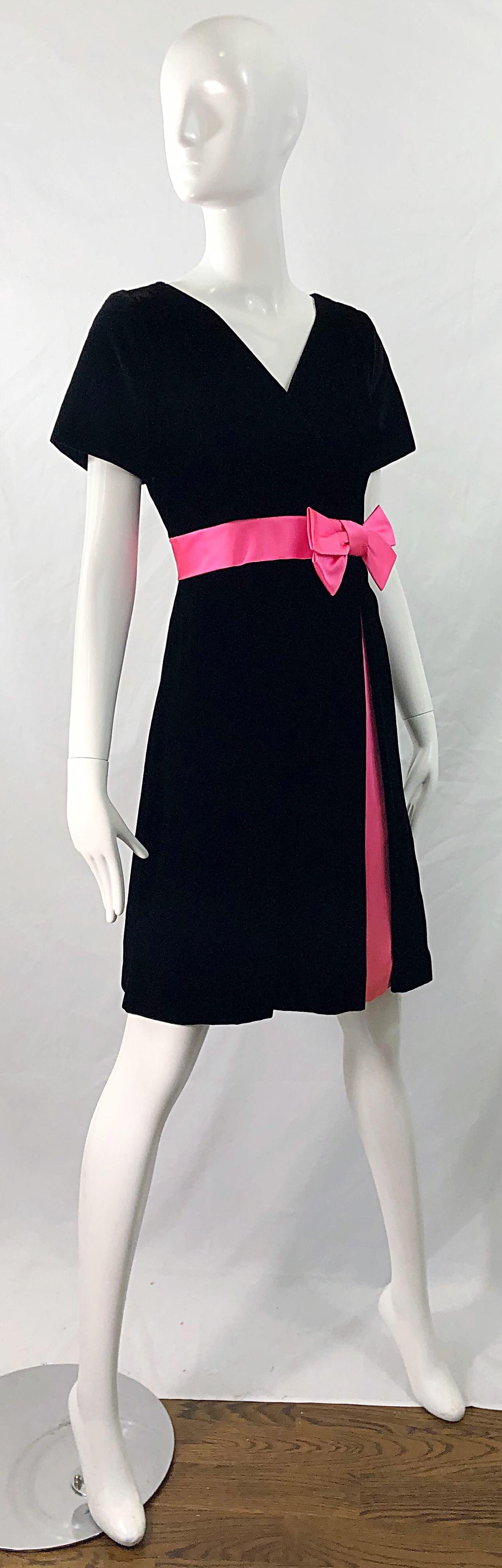 1950s Black + Hot Pink Velvet Silk Fit n' Flare Vintage 50s Couture Dress For Sale 1