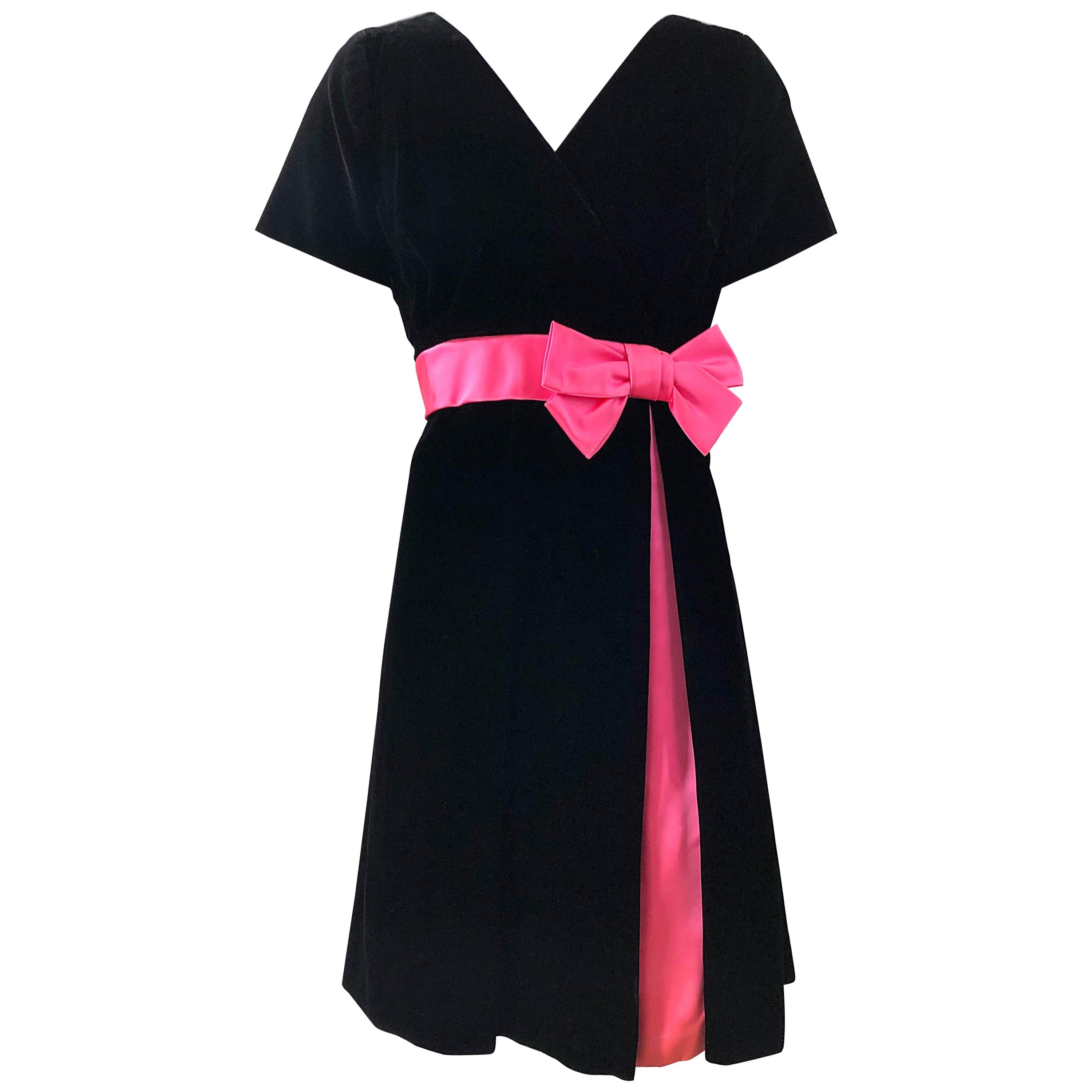 1950s Negro + Hot Pink Terciopelo Seda Fit n' Flare Vintage 50s Couture Dress en venta