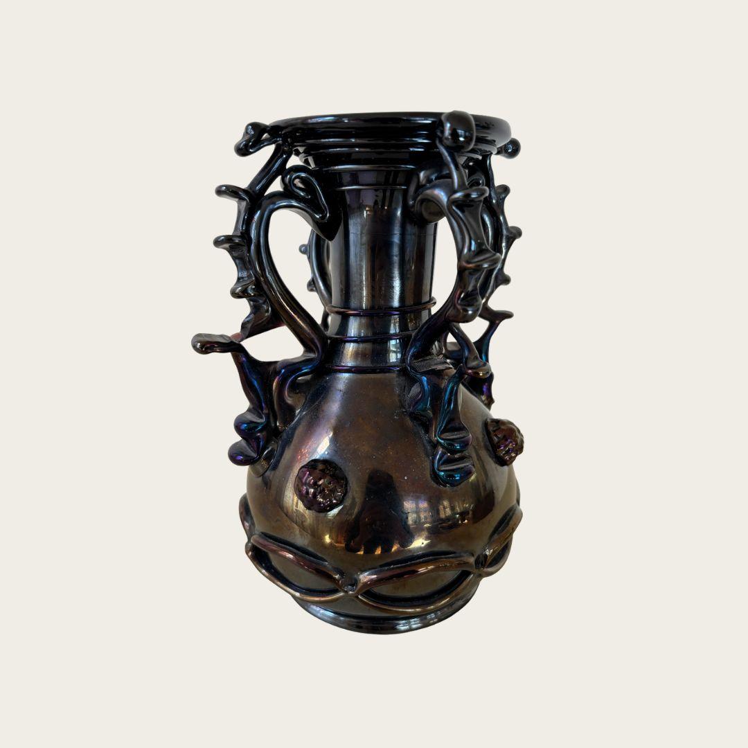 Milieu du XXe siècle Vase en verre de Murano noir irisé des années 1950 en vente