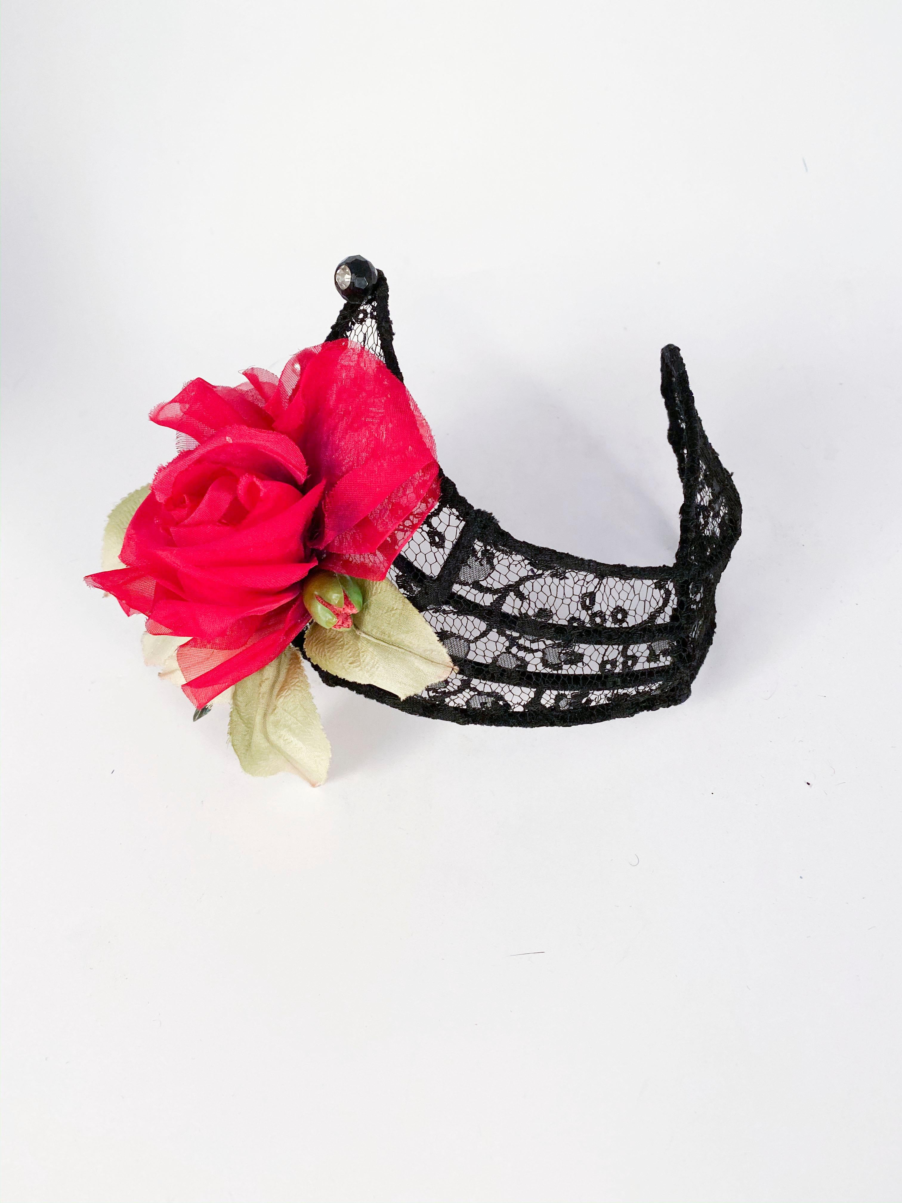 Women's 1950s Black Lace Cocktail Hat with Rhinestone and Rose Accents For Sale