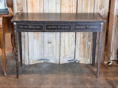 Table à trois tiroirs des années 1950, peinte en noir, avec décoration peinte