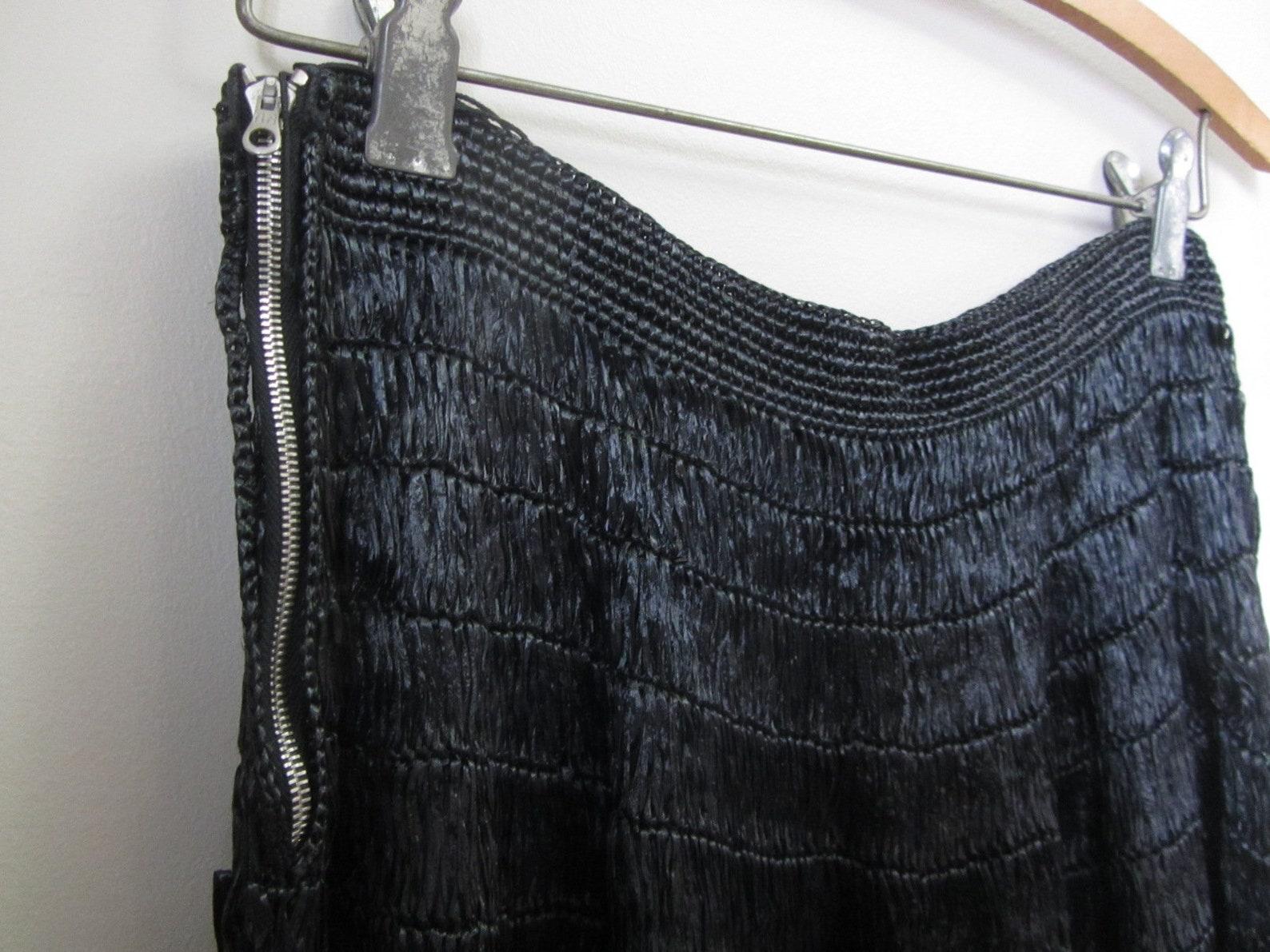 1950s black raffia skirt For Sale 6
