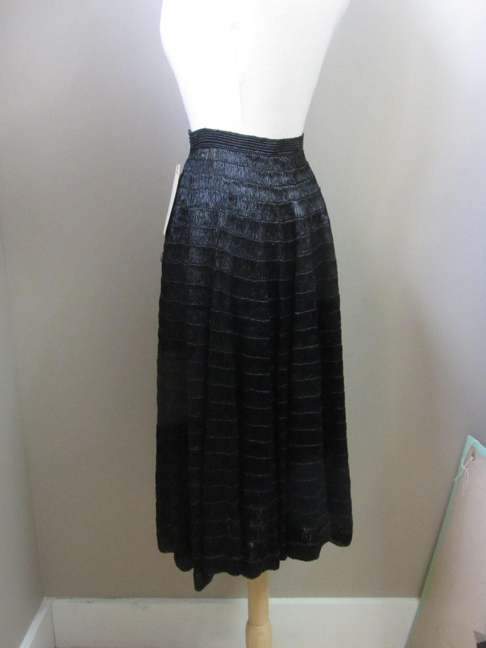 1950s black raffia skirt For Sale 1