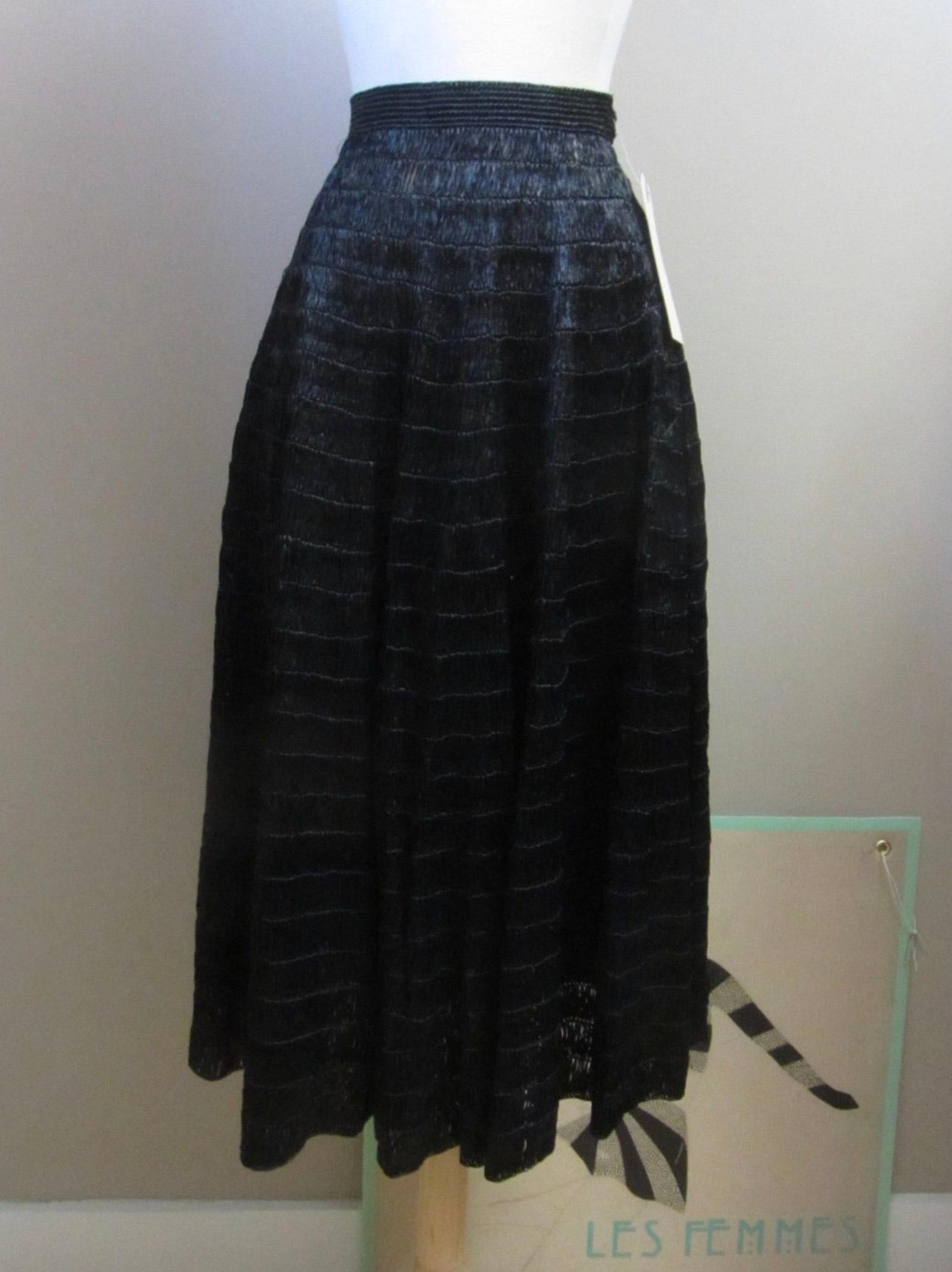 1950s black raffia skirt For Sale 3