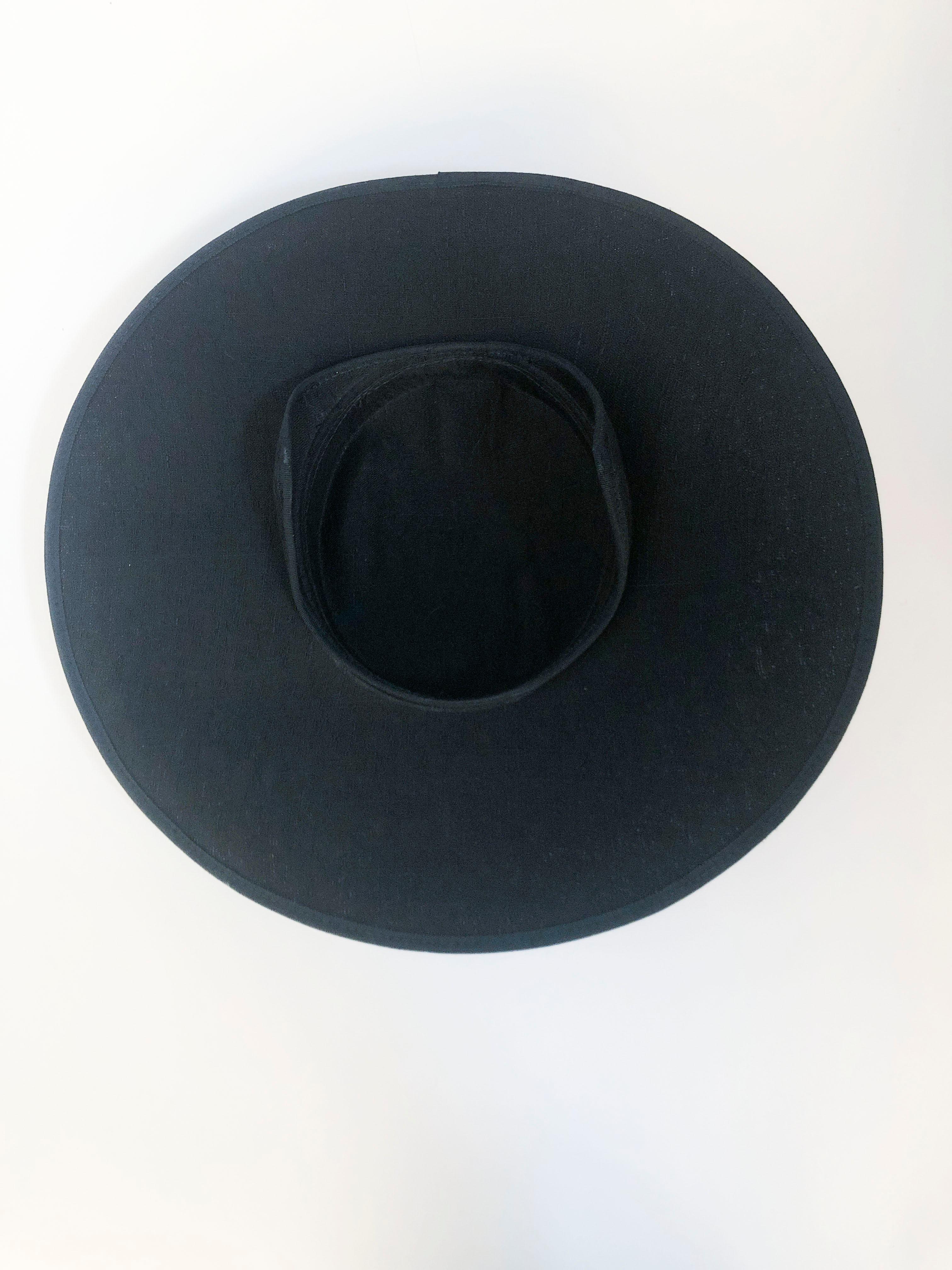 1950s Black Raw Silk Picture hat with Silk Handmade Flower In Good Condition For Sale In San Francisco, CA