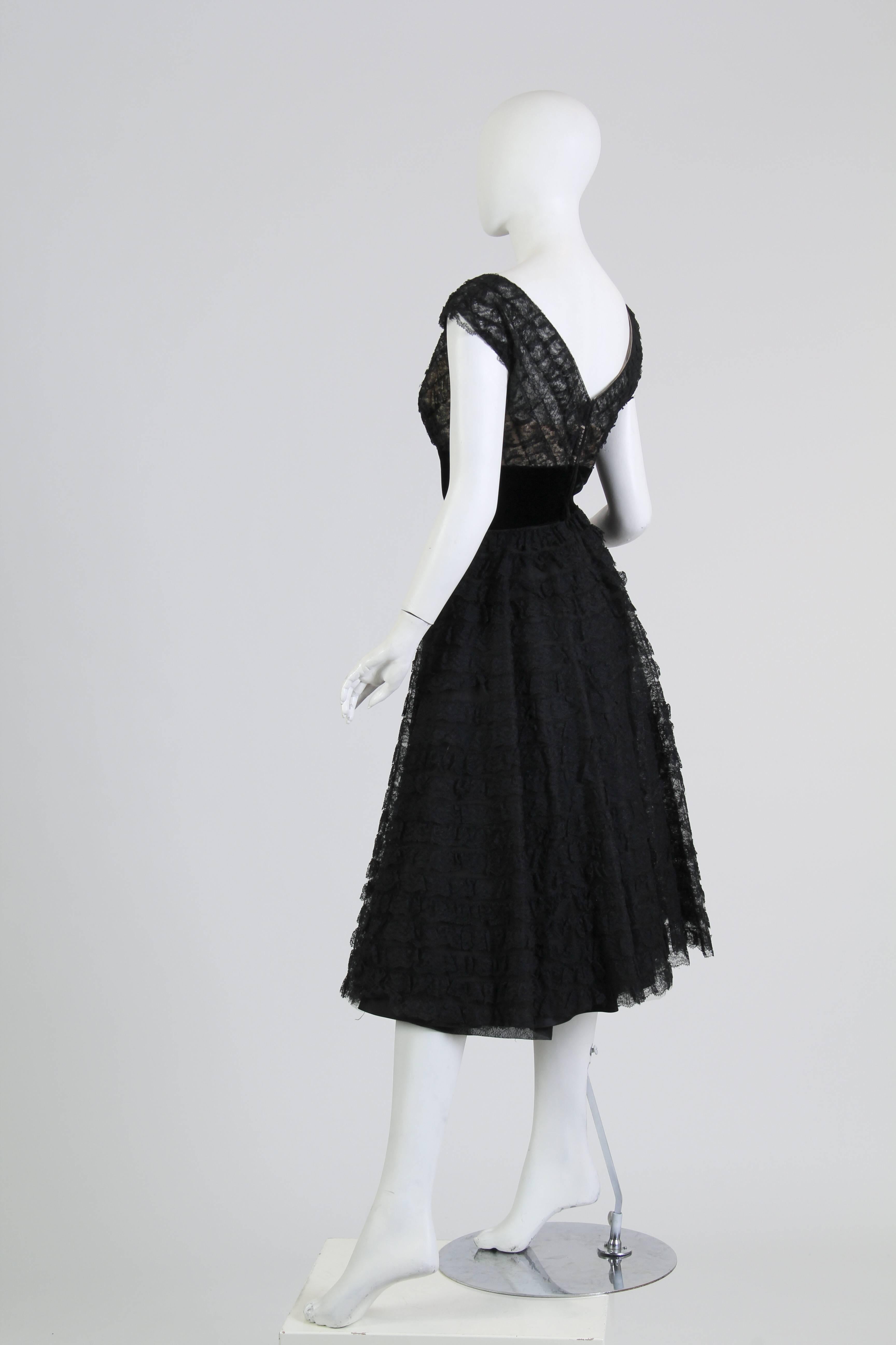 1950S Schwarz Rayon & Seide Spitze geraffte Fit Flare Swing Rock Cocktailkleid Damen im Angebot