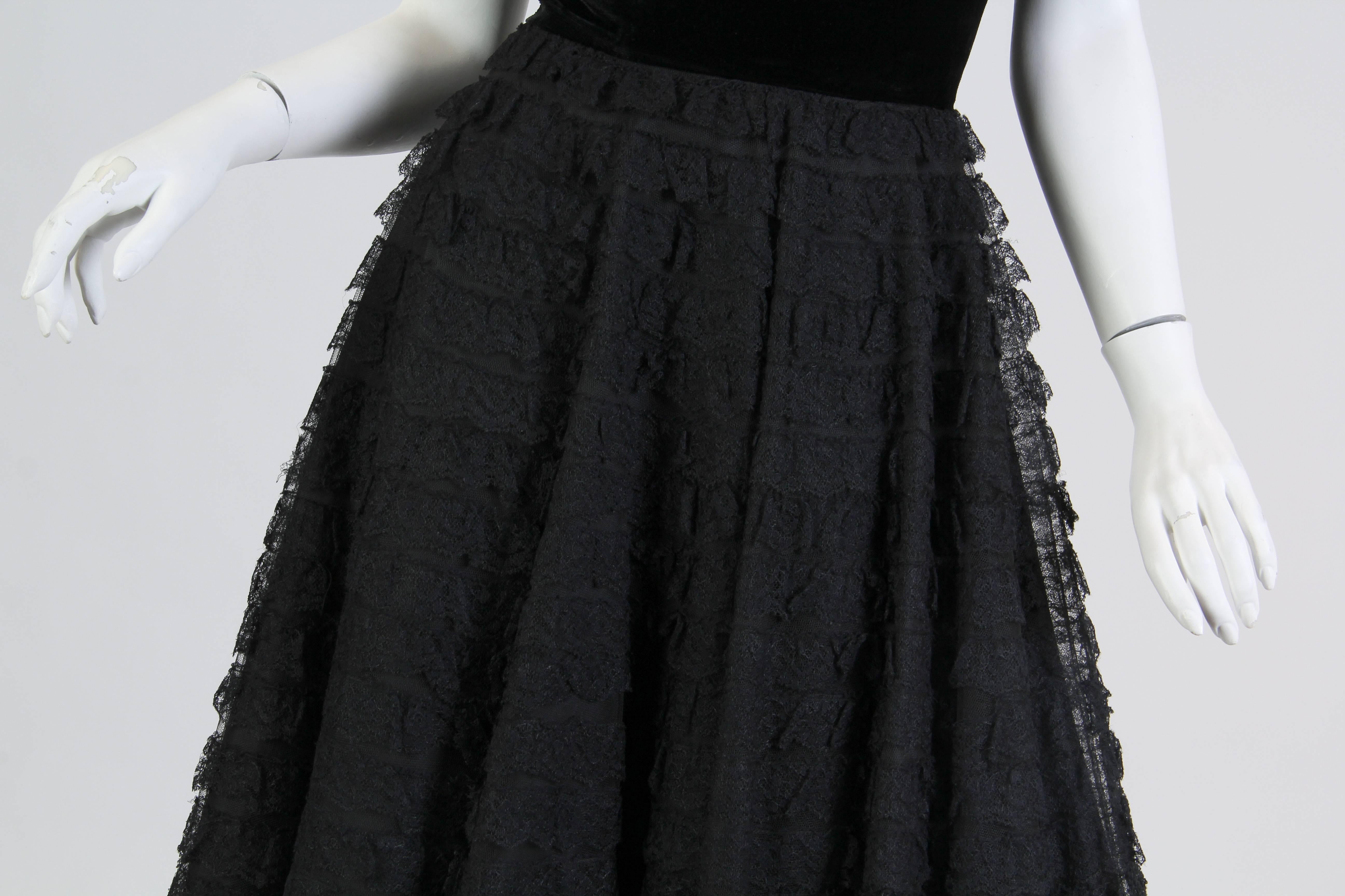 1950S Schwarz Rayon & Seide Spitze geraffte Fit Flare Swing Rock Cocktailkleid im Angebot 5